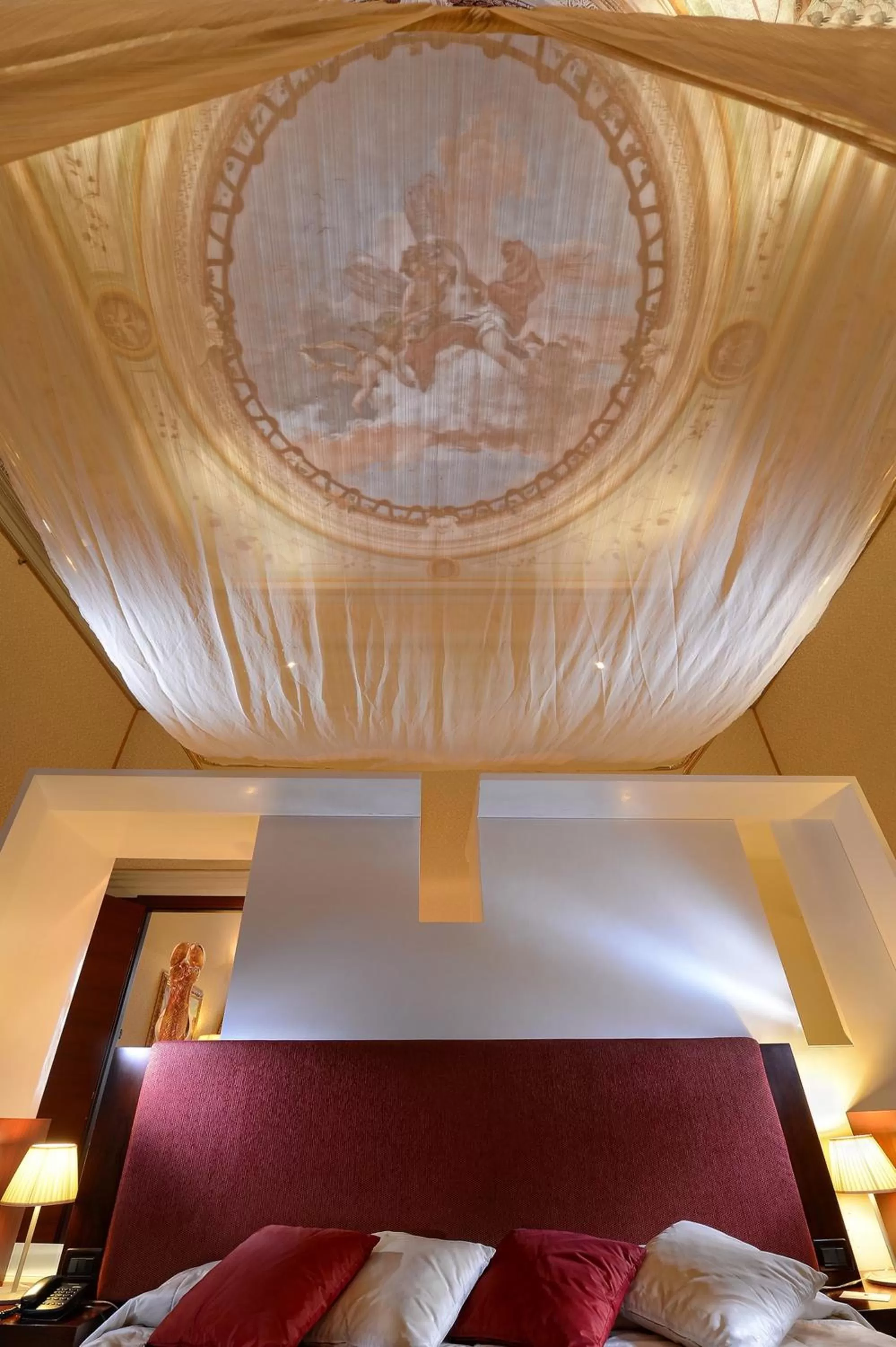 Decorative detail, Bed in Ruzzini Palace Hotel