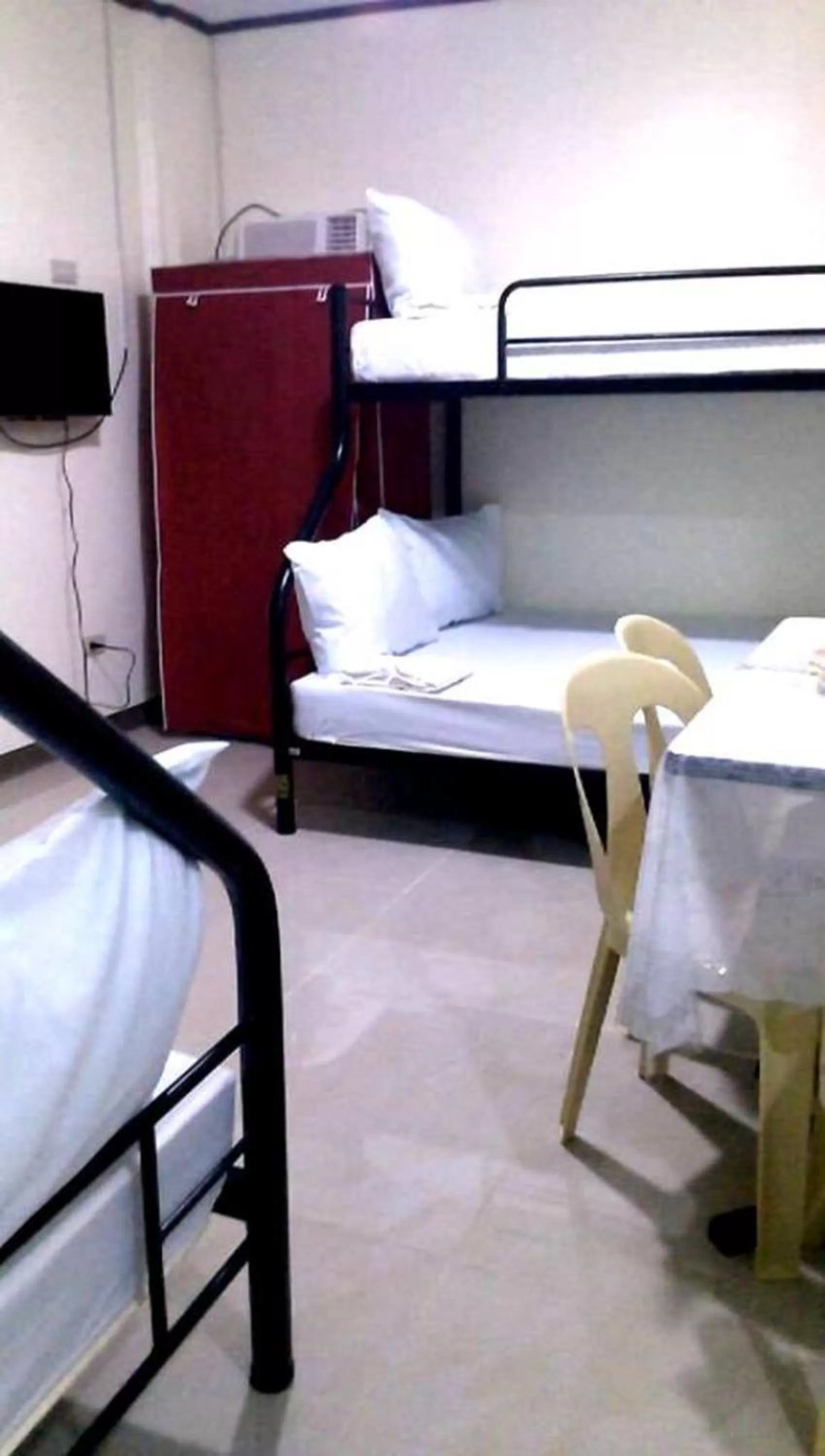 bunk bed, Bed in Gaea's Apartments