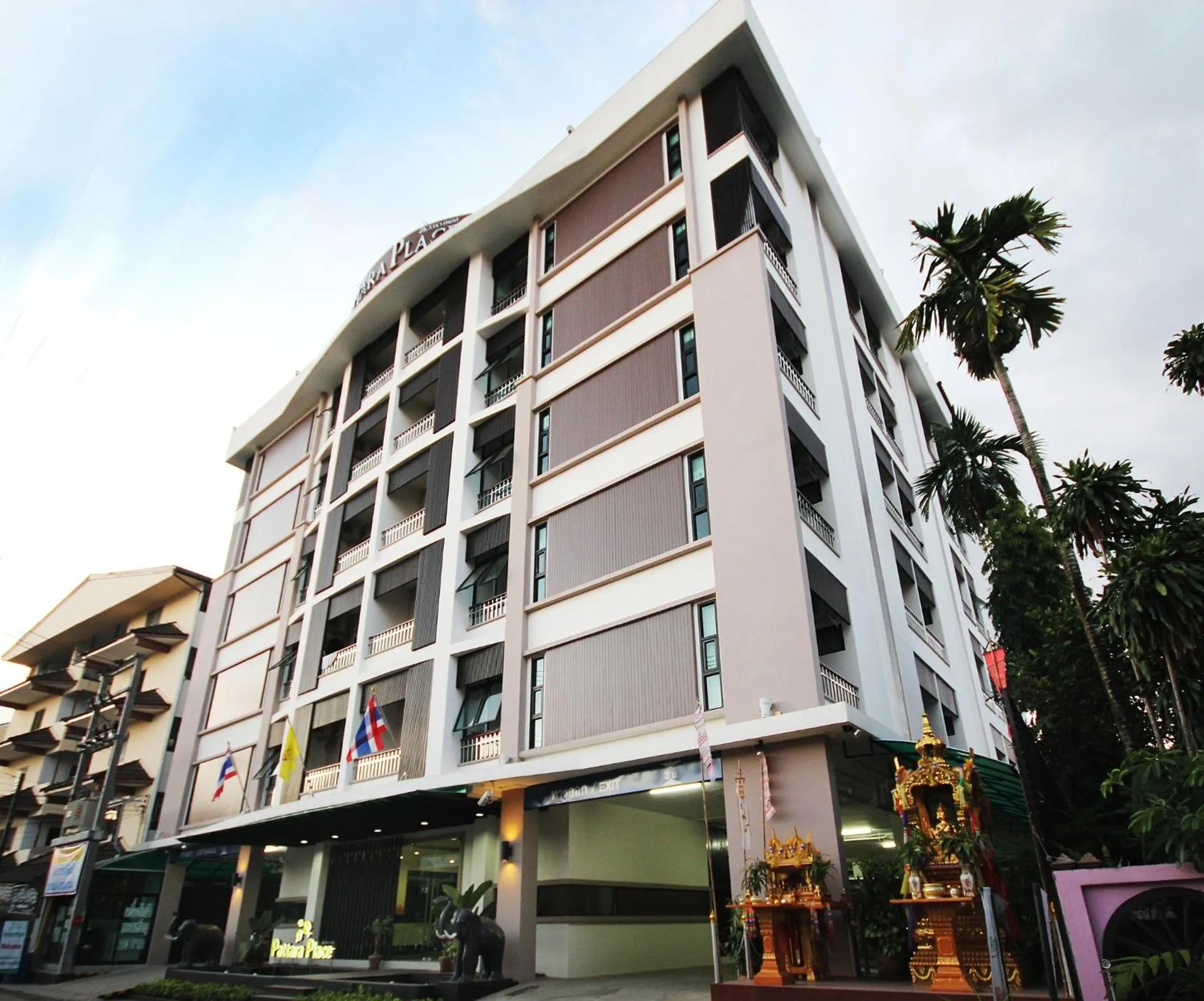 Property building in Pattara Place