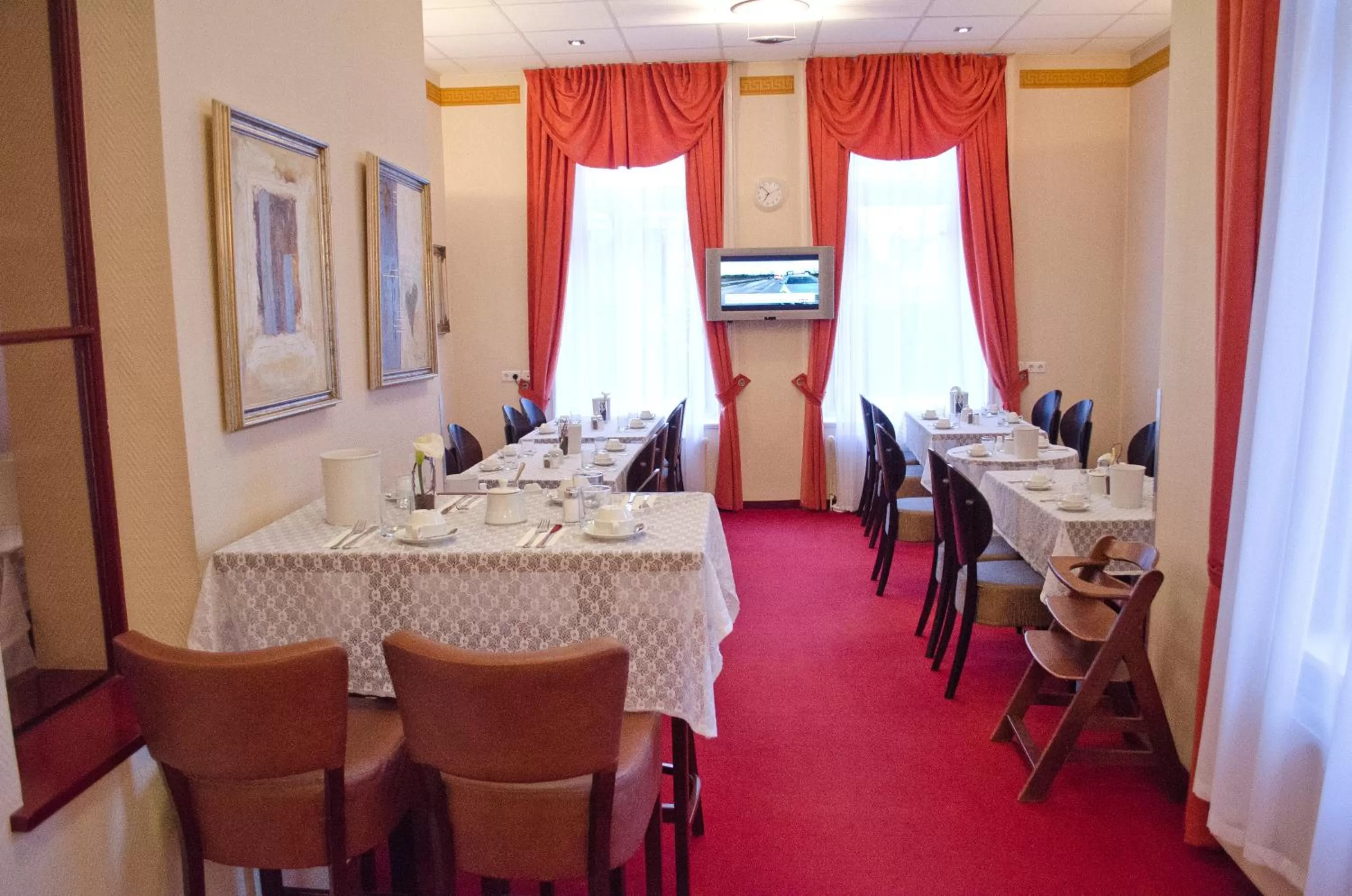 Restaurant/places to eat in Hotel Polo am ZOB