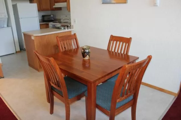 Dining area in Juneau Hotel