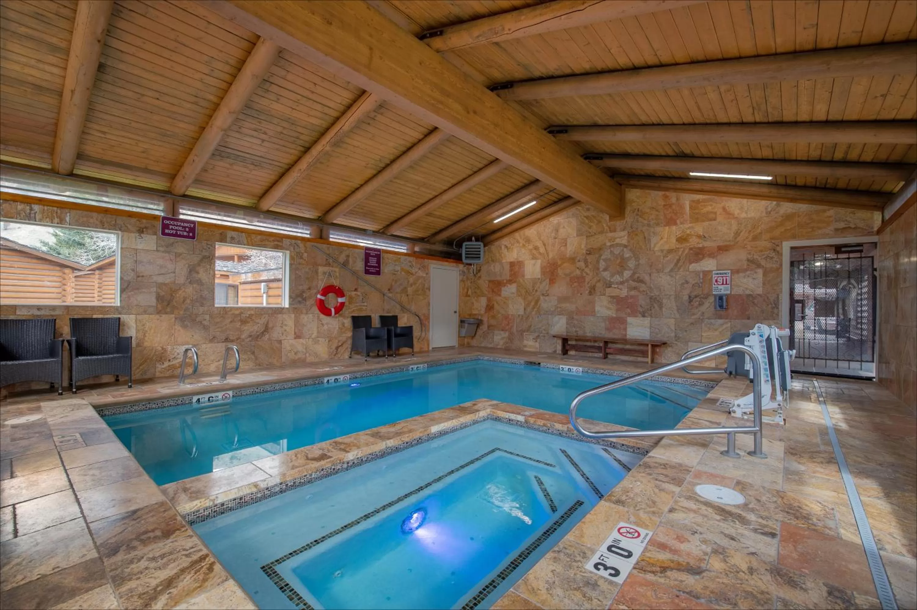 Swimming pool in Cowboy Village Resort