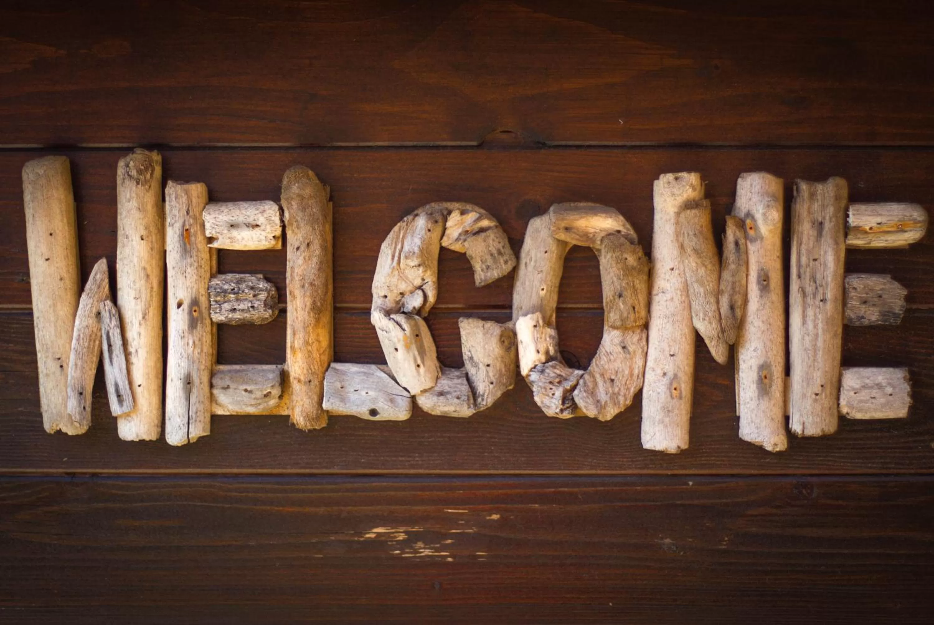 Text overlay in VILLA ZENITH Hostel - LA MAISON