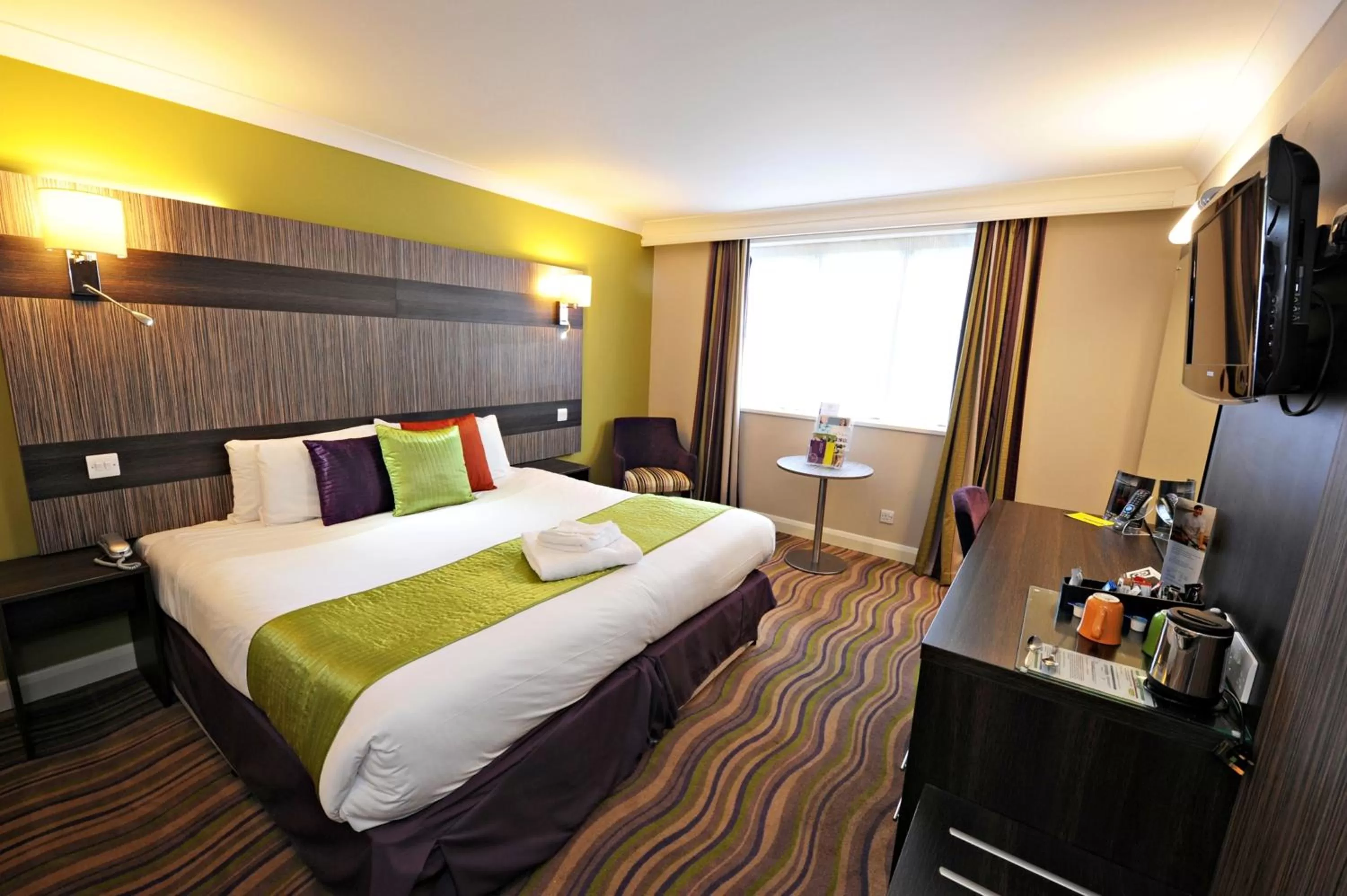 Bedroom, Bed in Link Hotel