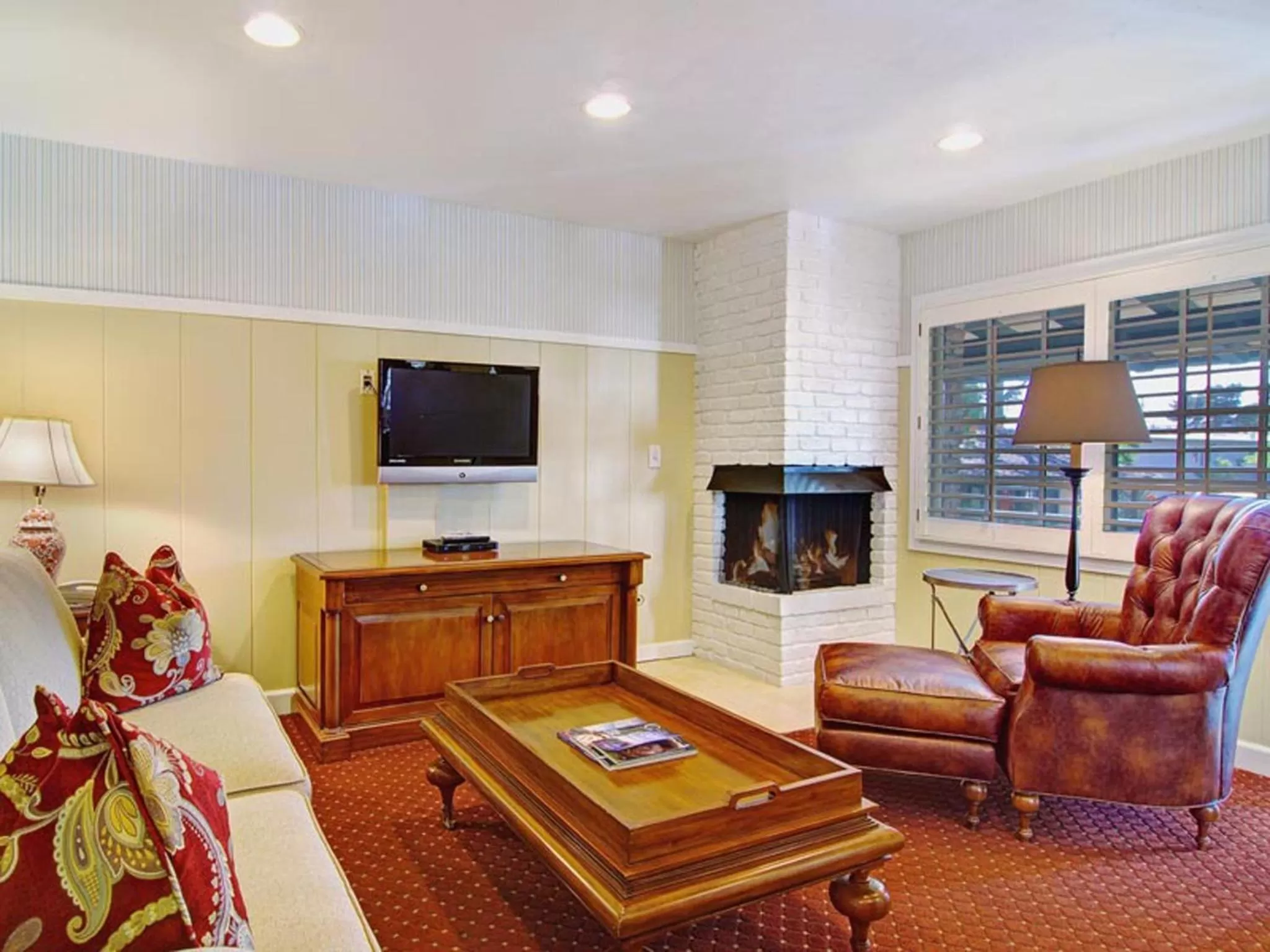 TV and multimedia in Wayside Inn