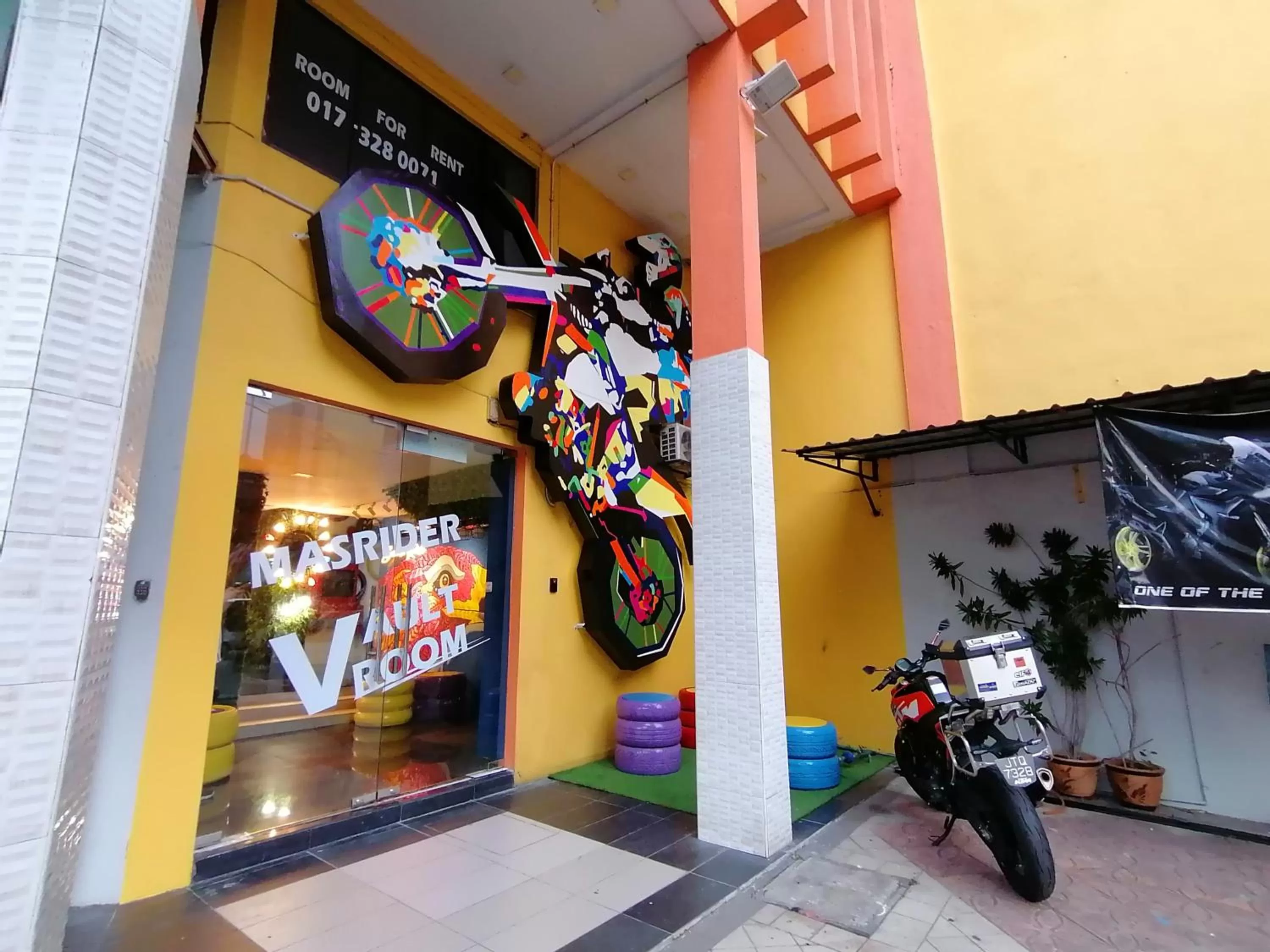 Facade/entrance in masroom Hotel Kuala Lumpur