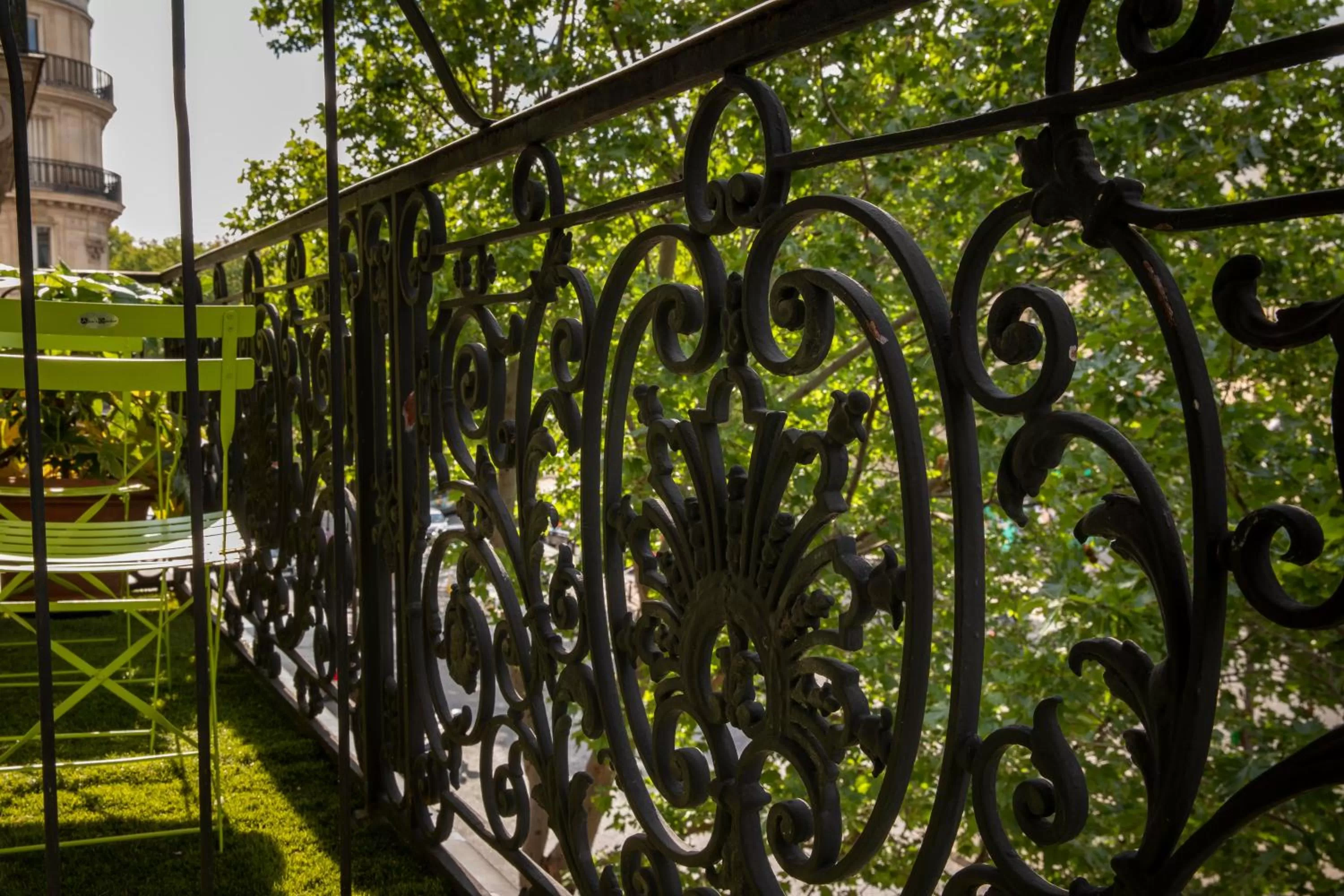 Balcony/Terrace in Hotel Plaza Elysées