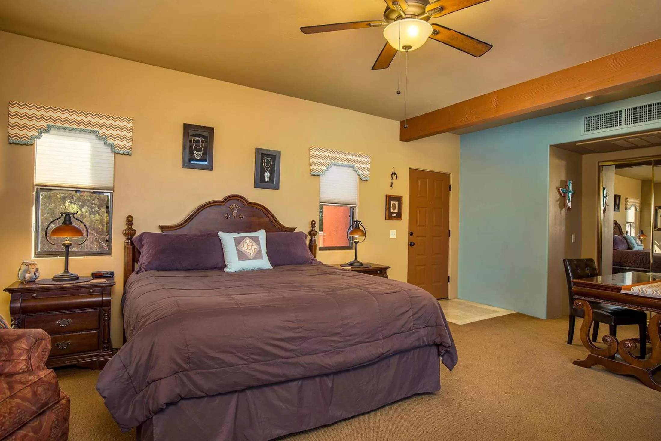 Bed in Alma De Sedona Inn B&B