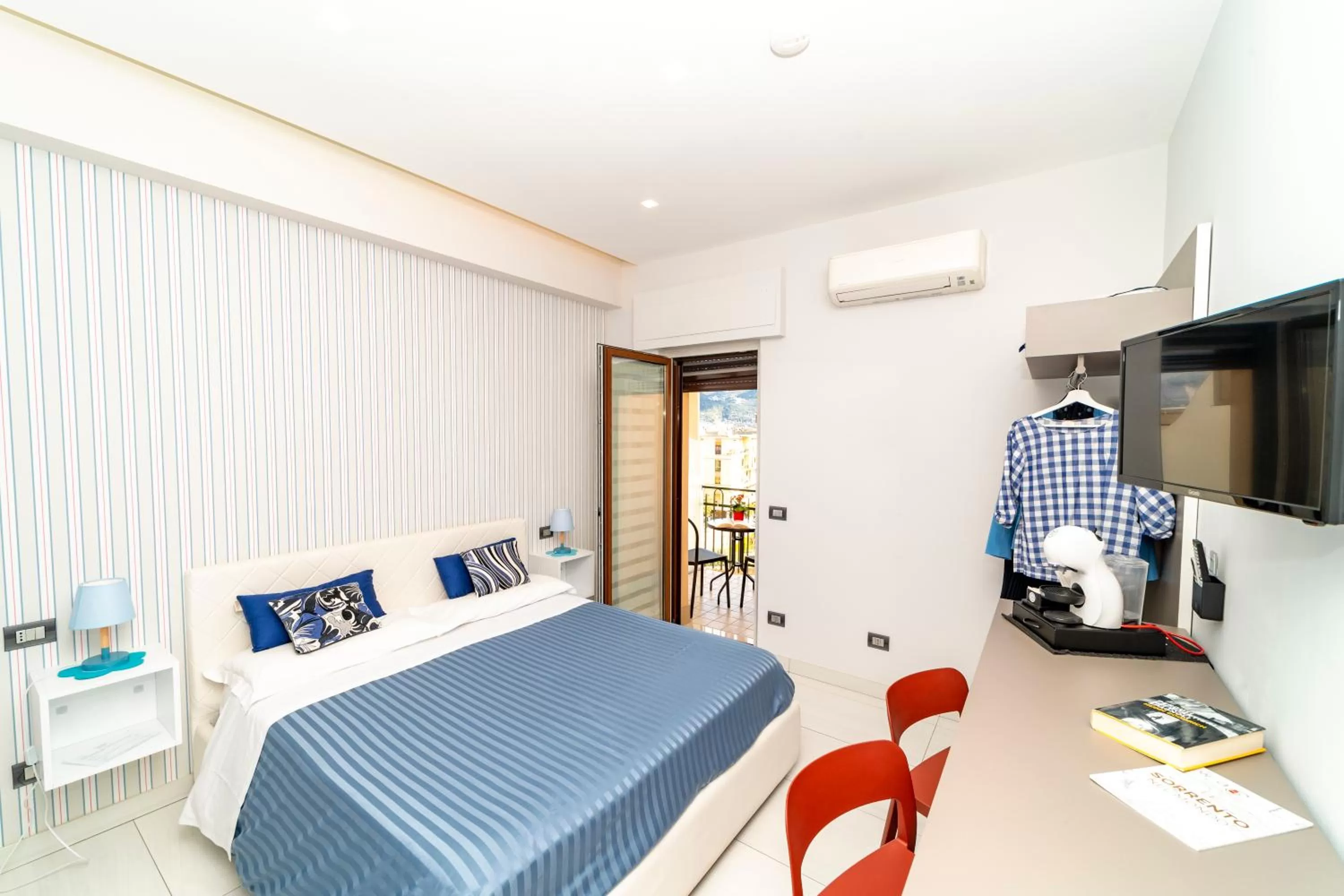 Bedroom, Bed in Estate4home - ChristAl