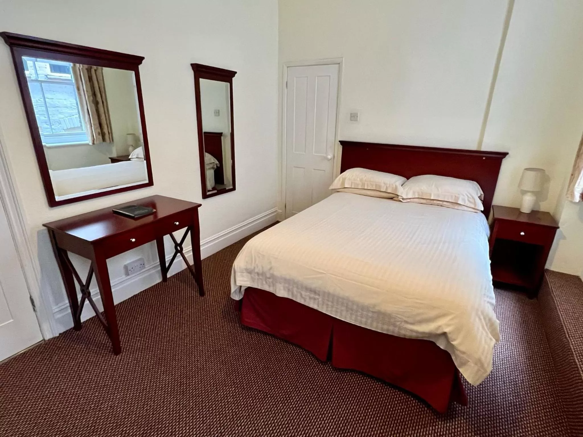 Bed in Calverts Hotel - Newport, Isle of Wight - RETURN CAR FERRY FROM 89 POUNDS