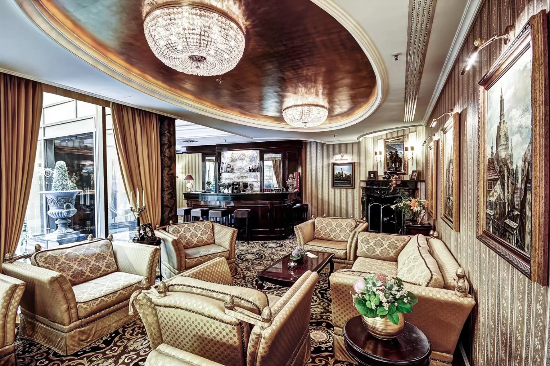 Seating area in Hotel Suitess