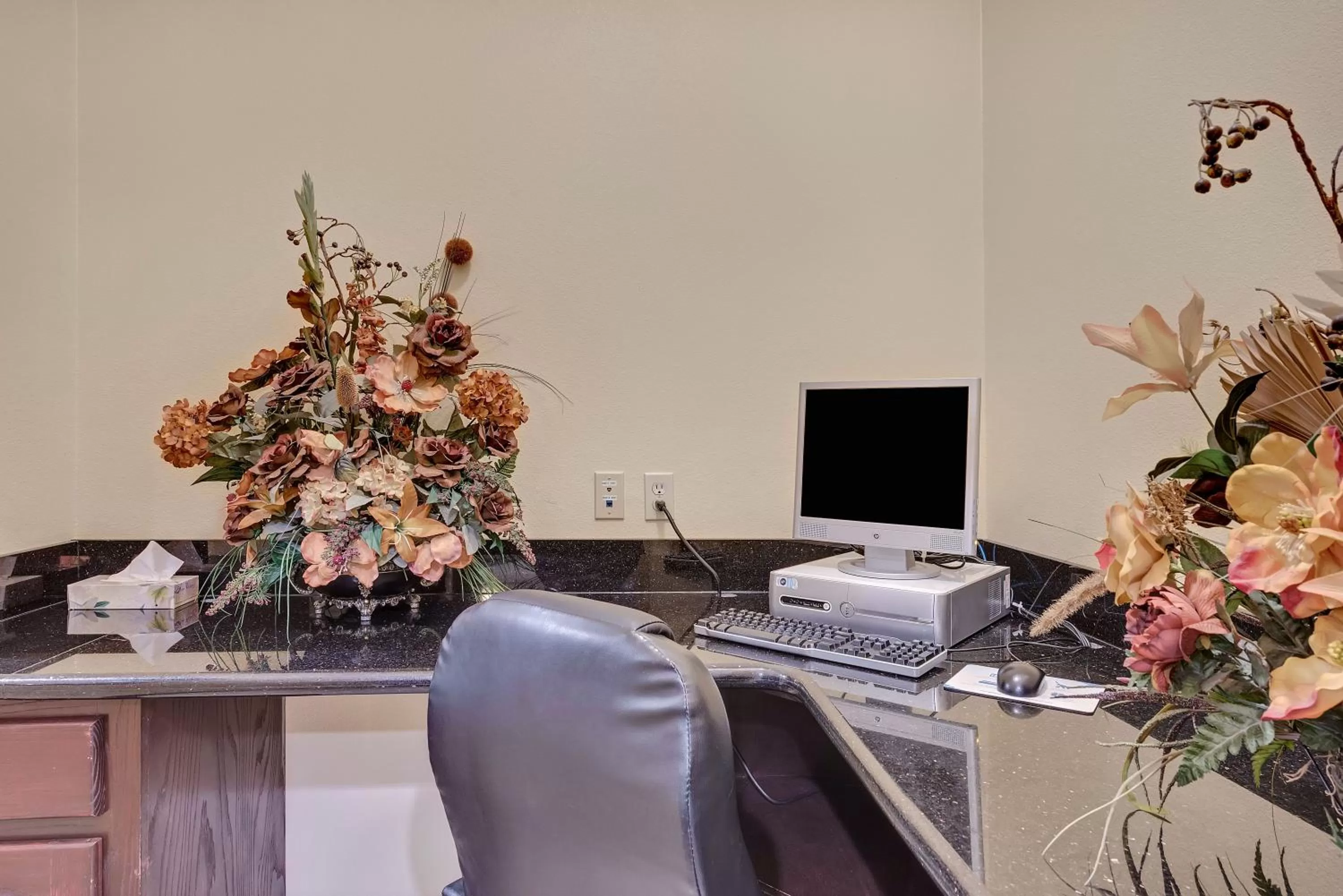 Business facilities in Super 8 by Wyndham Hidalgo at La Plaza Mall & Mcallen Airport