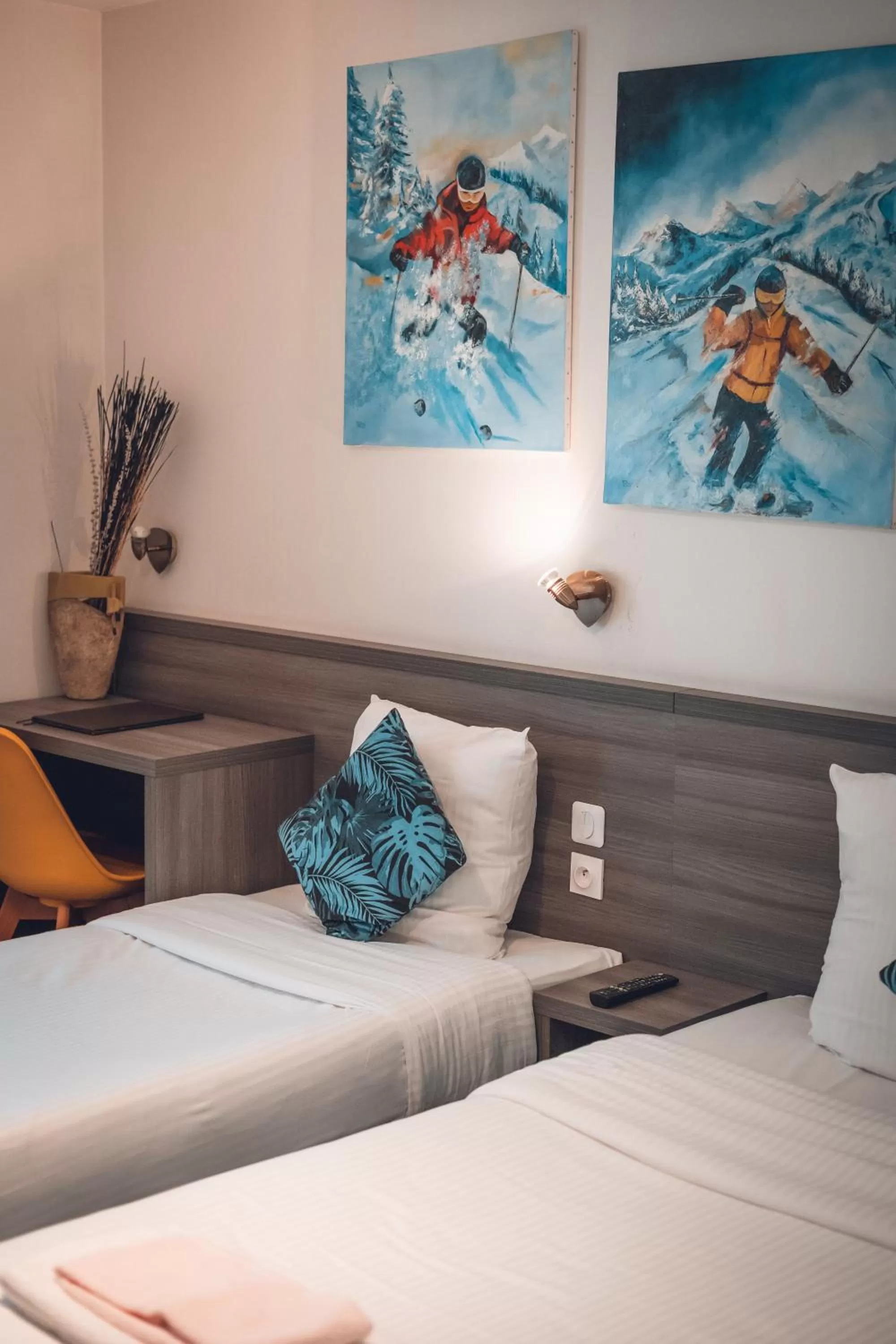 Bed in Logis Hôtel Vuillot