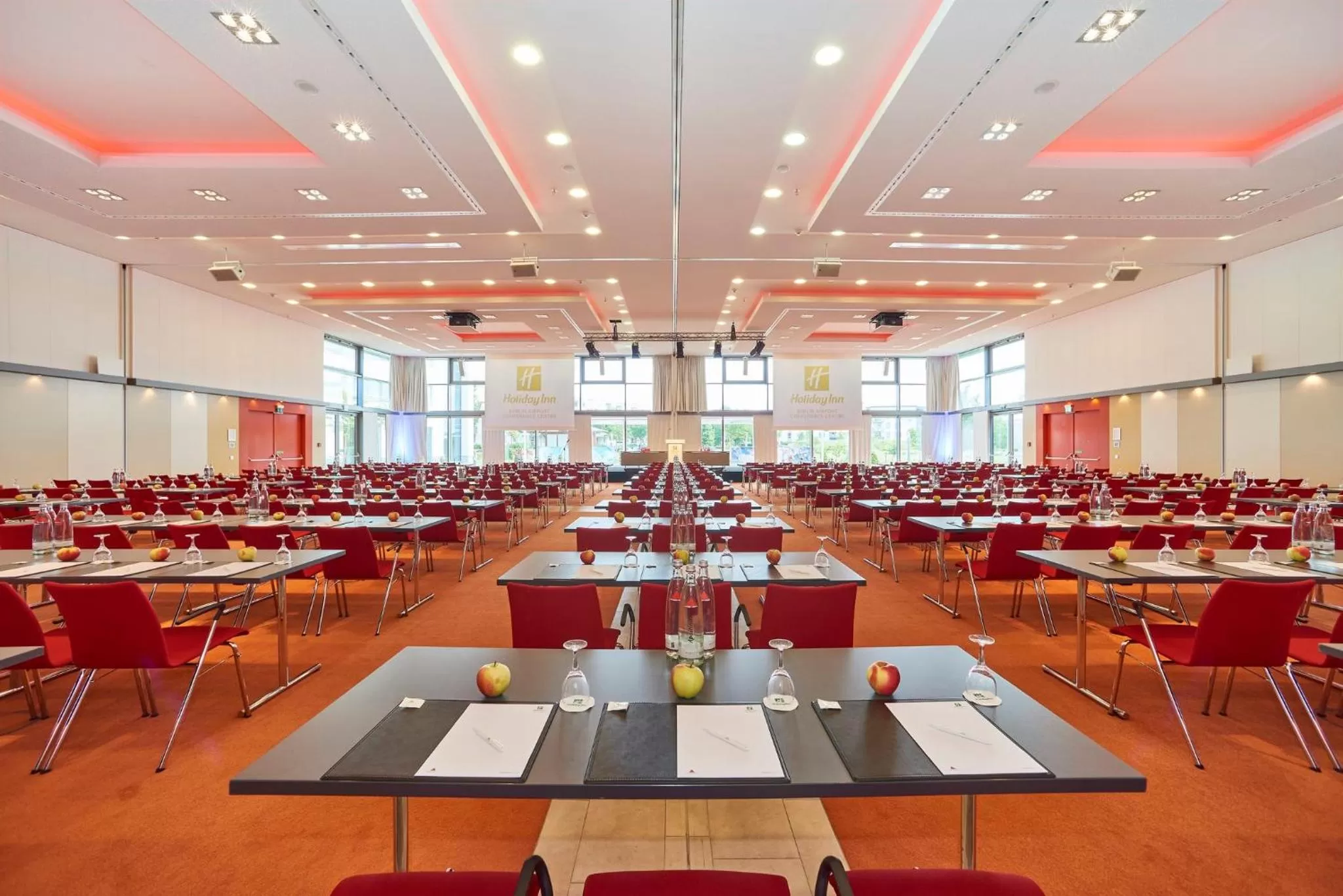 Meeting/conference room in Holiday Inn Berlin Airport - Conference Centre by IHG
