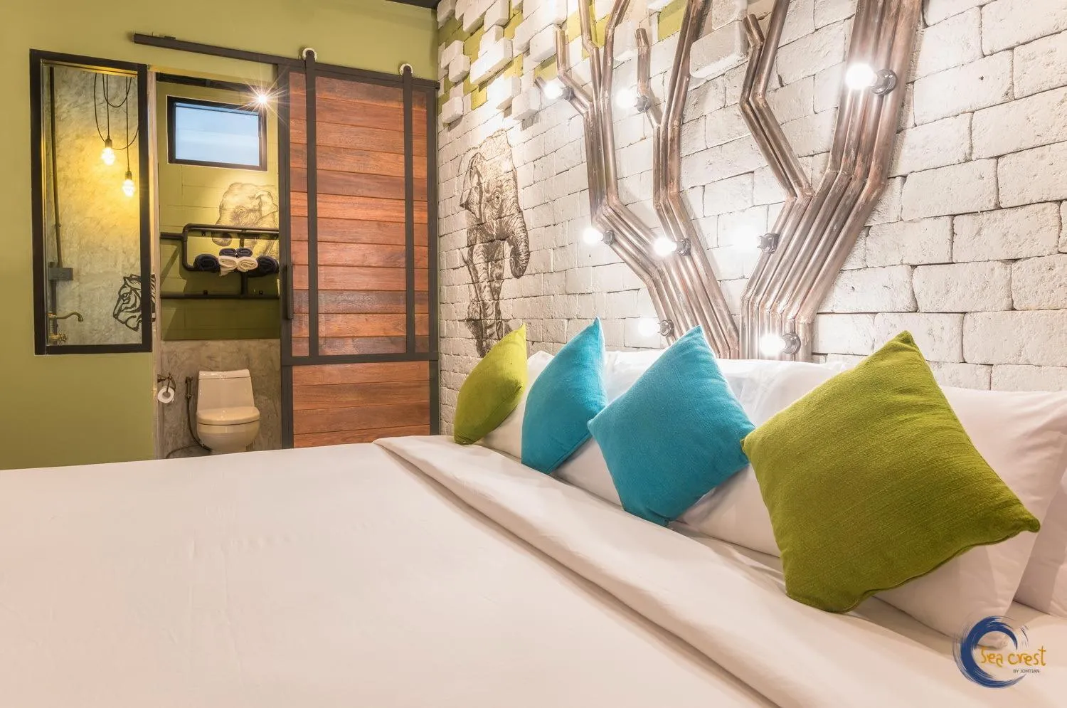 Bedroom, Bed in Sea Crest by Jomtien