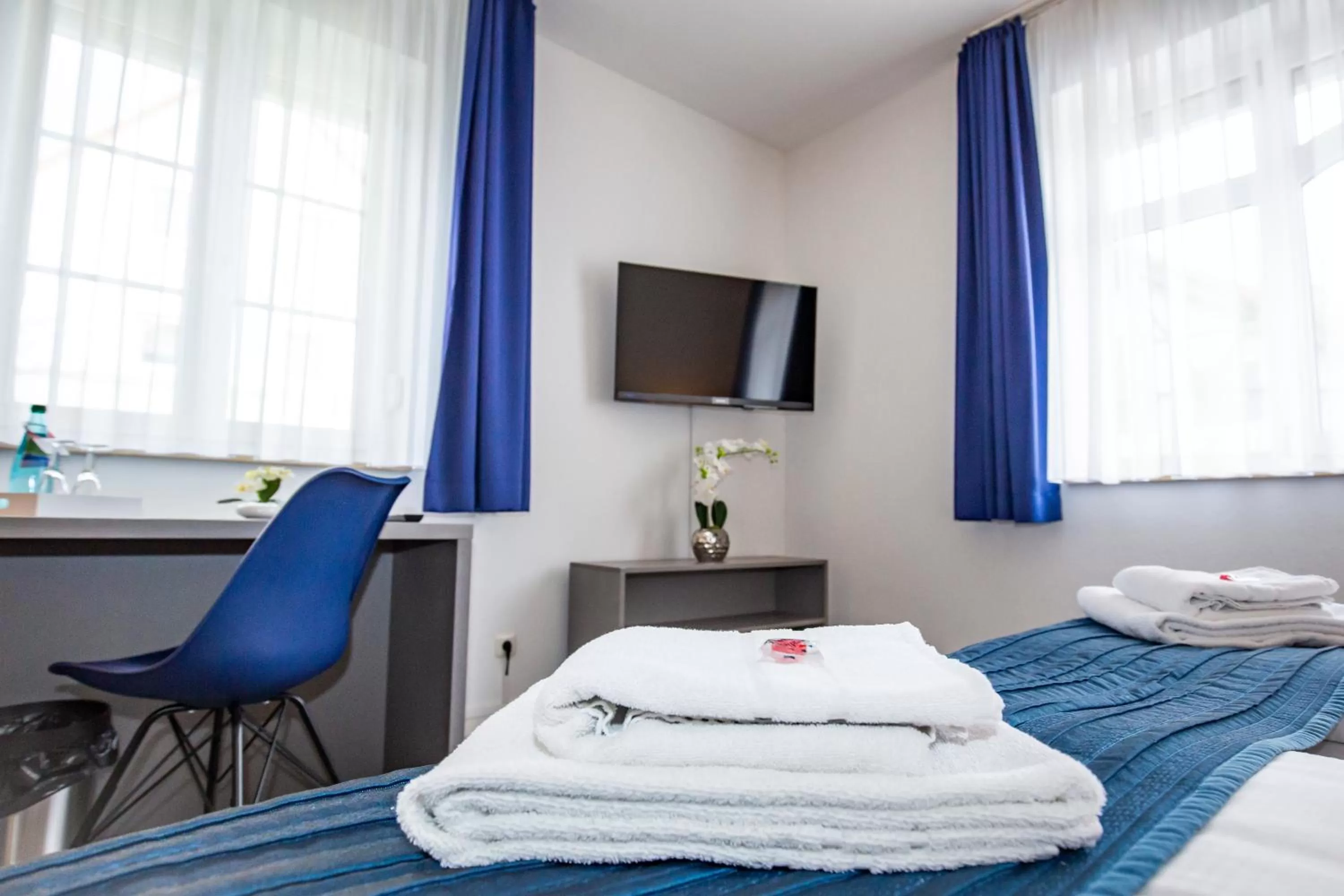 Staff, Bed in Hotel "Zur Mühle"