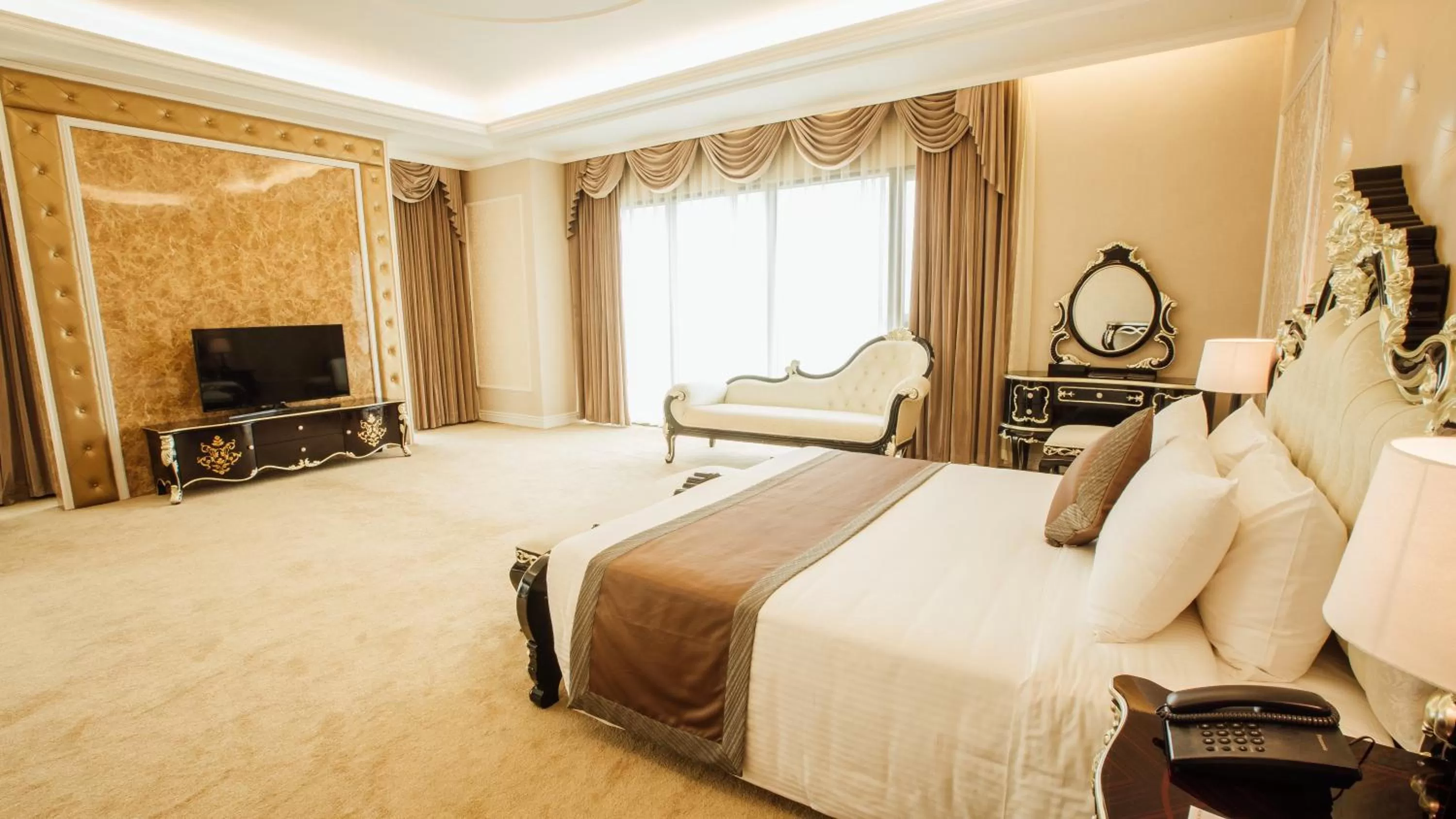 Bed in Muong Thanh Luxury Phu Tho