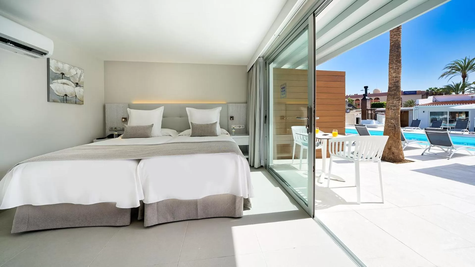 Bed in Sanom Beach Resort Only Adults