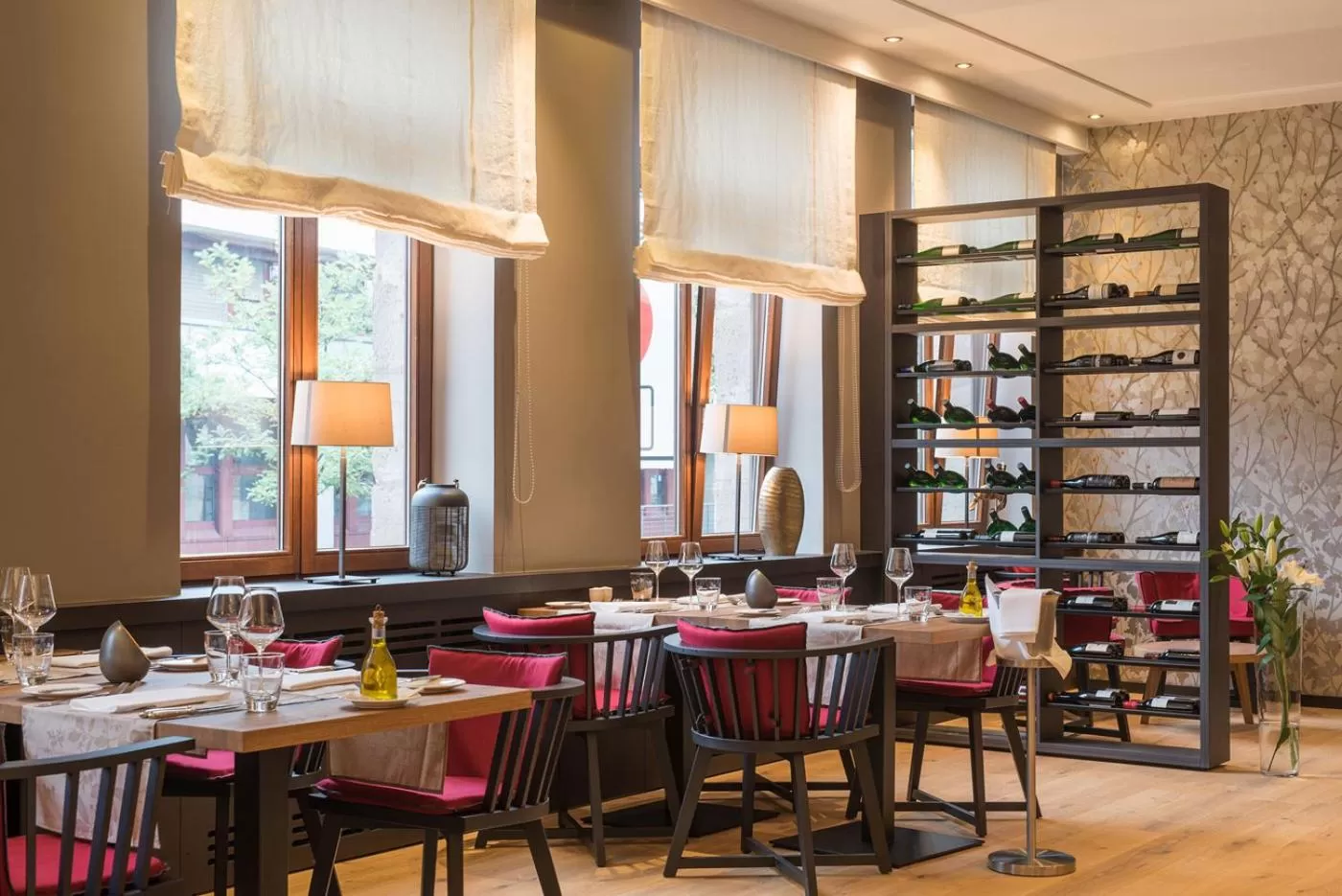 Restaurant/places to eat in Hotel Bayerischer Hof