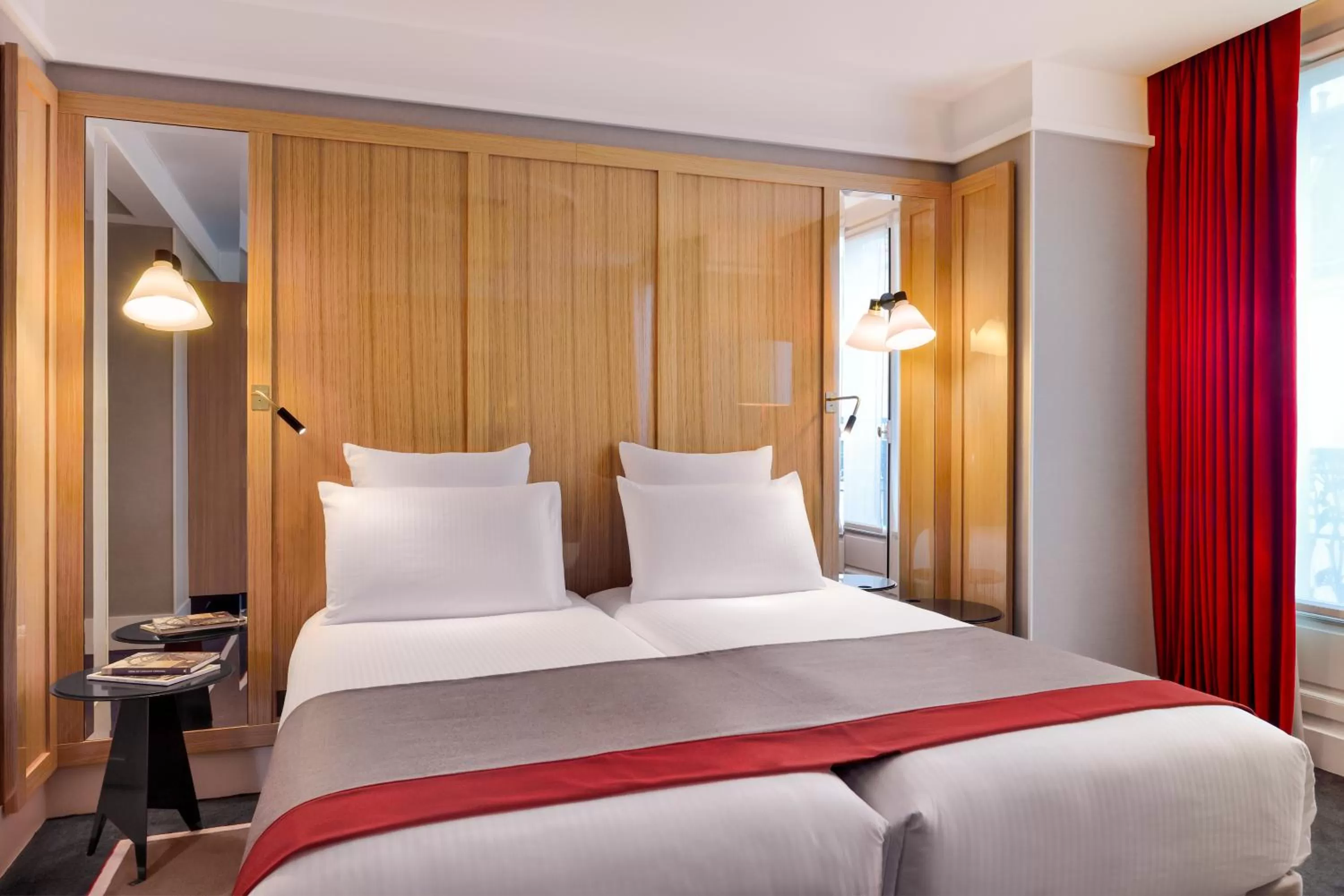 Bed in l'Echiquier Opéra Hotel Paris - MGallery Collection