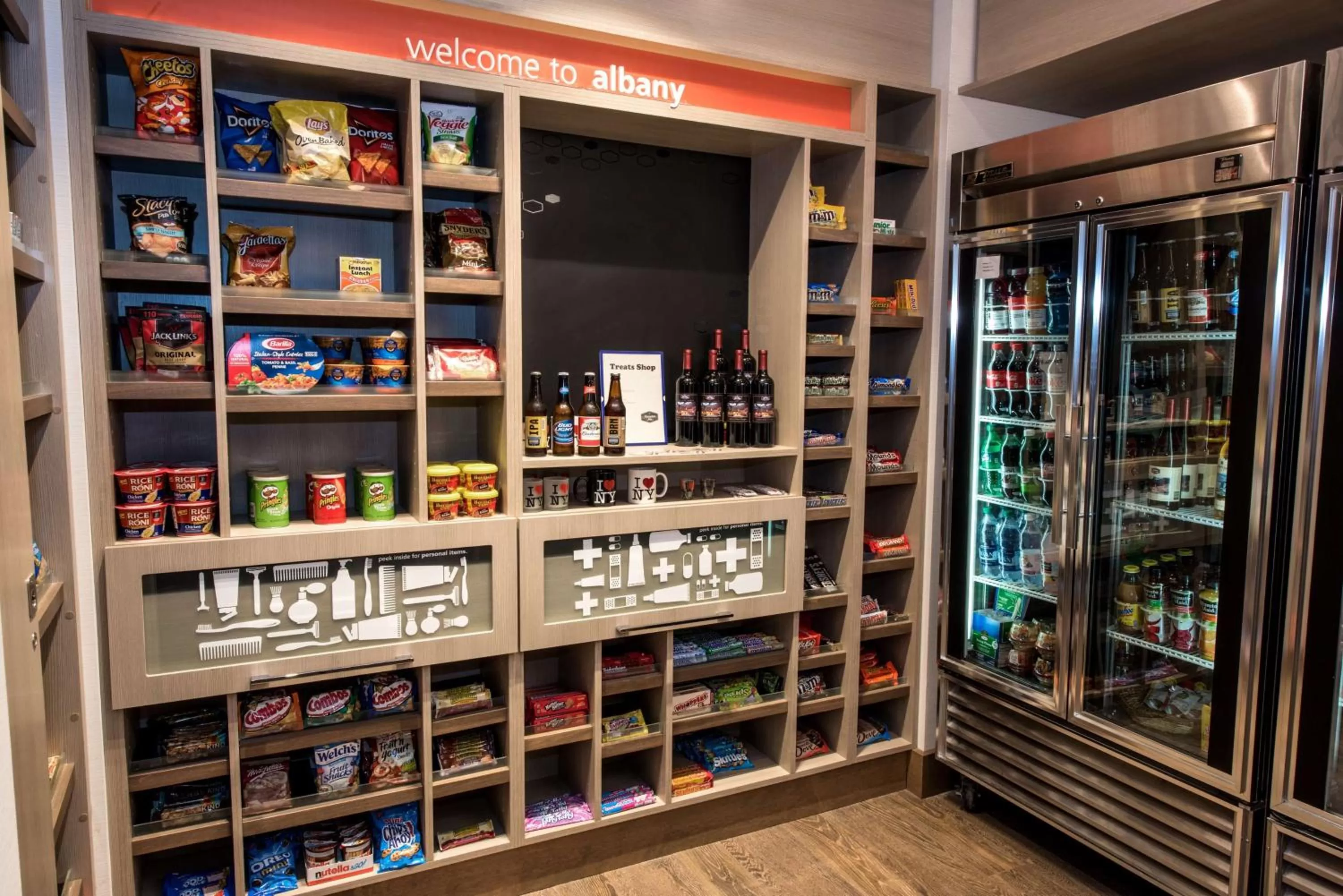 Restaurant/places to eat in Hampton Inn Albany-Western Ave/University Area, NY