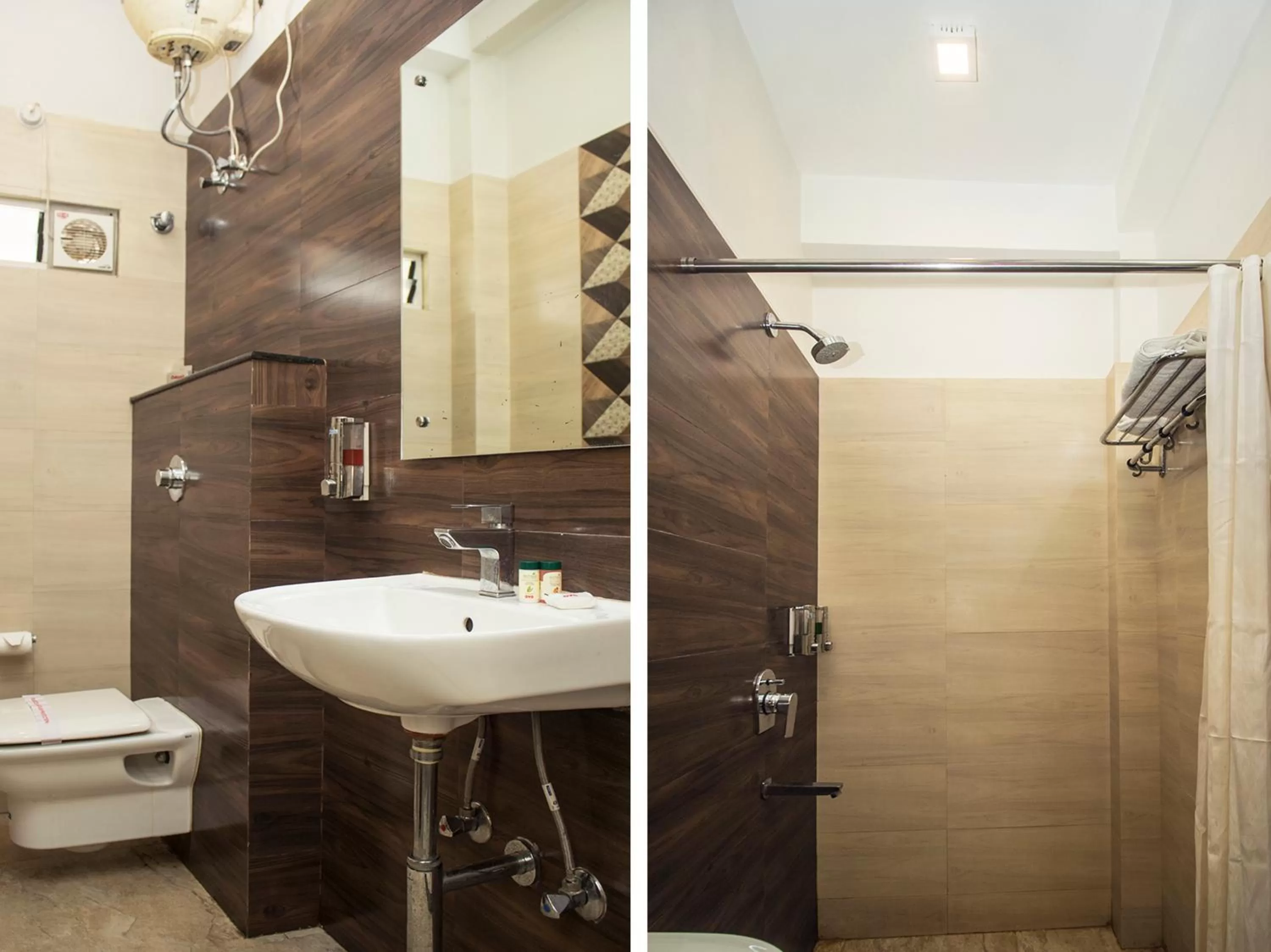 Bathroom in Hotel Mount View, Siliguri