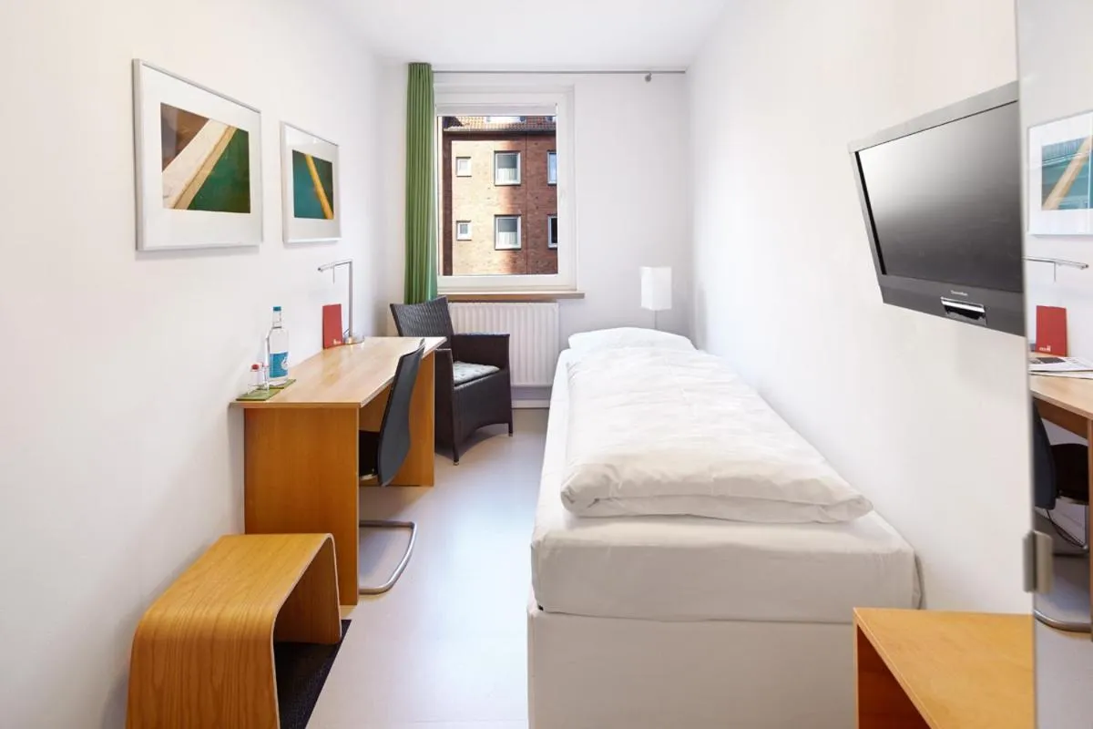 Day, Bed in Hotel an der Marienkirche