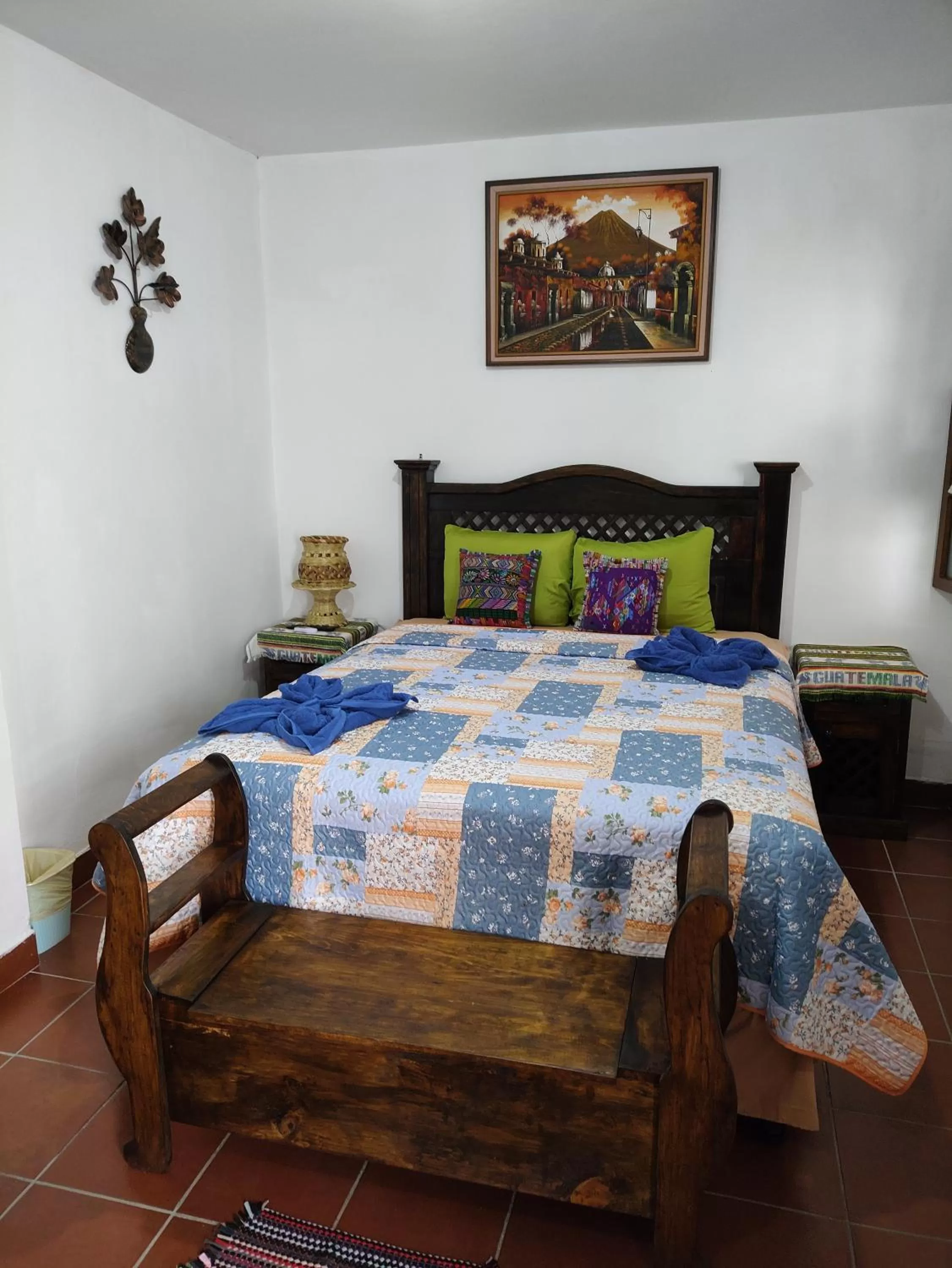 Photo of the whole room, Bed in Francisco's rest house hotel