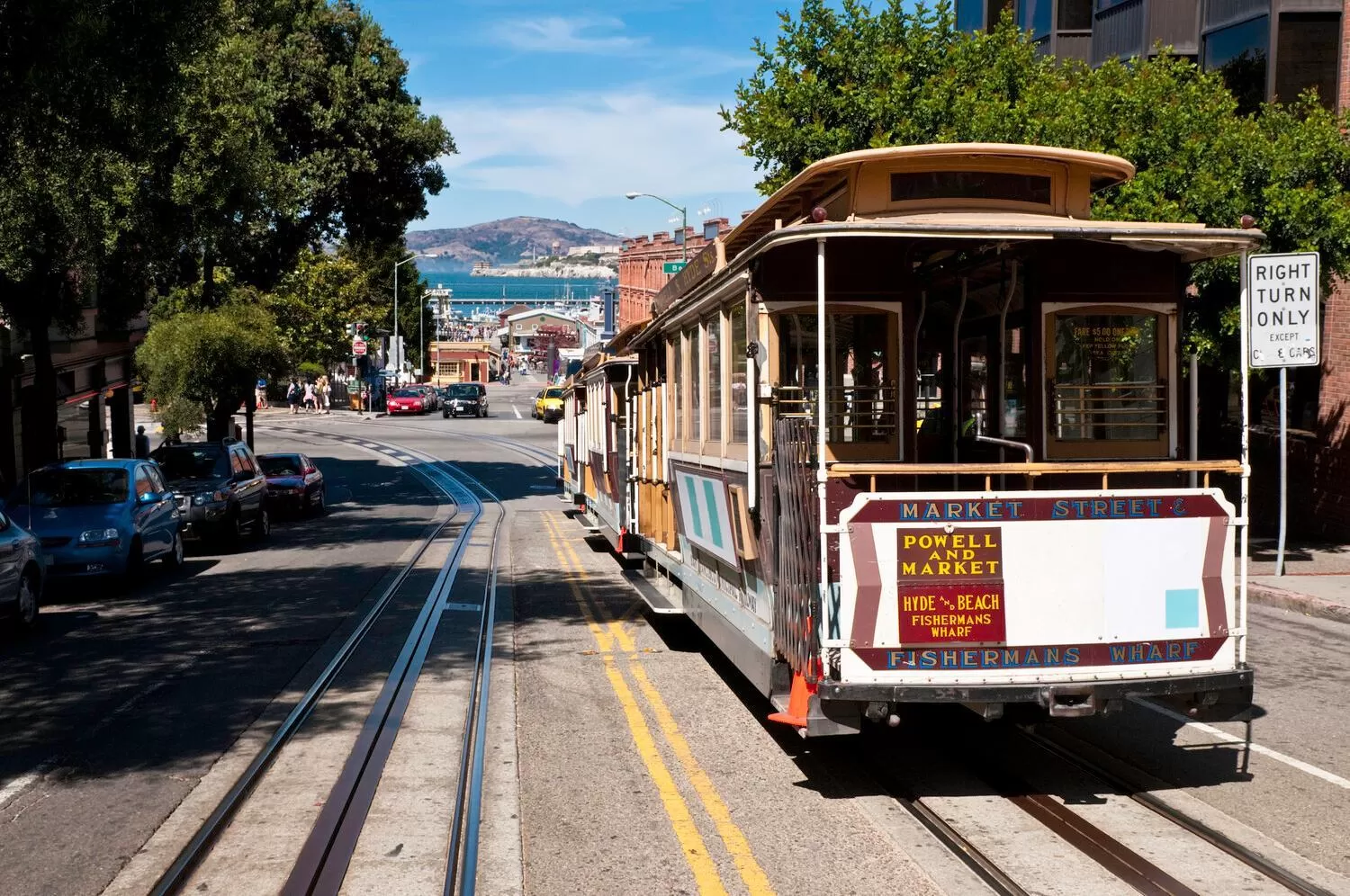 Entertainment in Courtyard by Marriott Fishermans Wharf