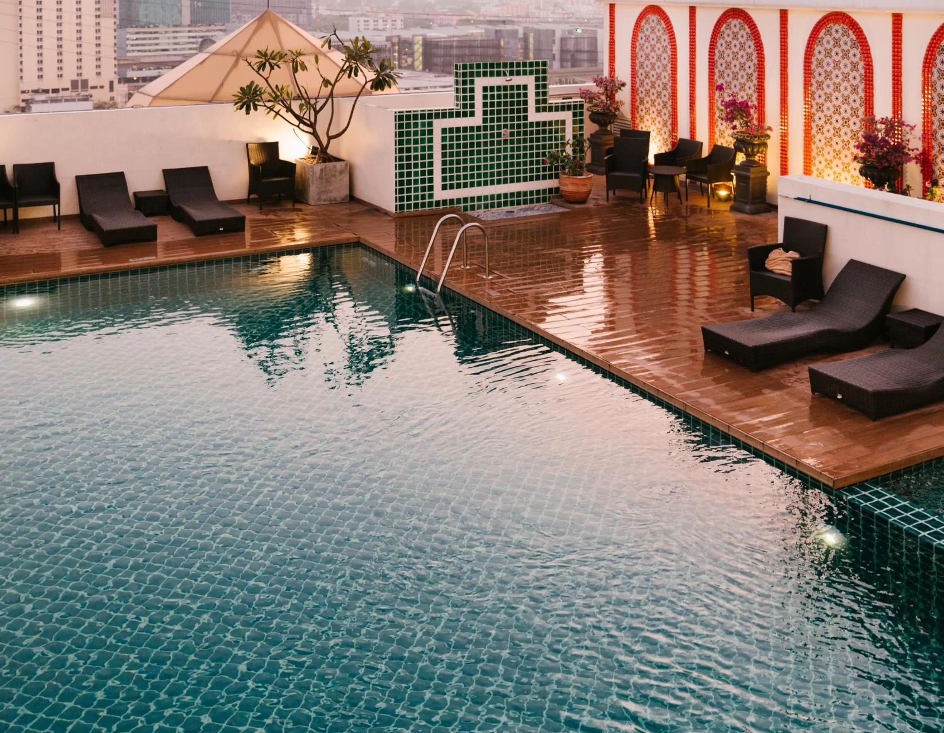 Pool view in Al Meroz Hotel Bangkok - The Leading Halal Hotel