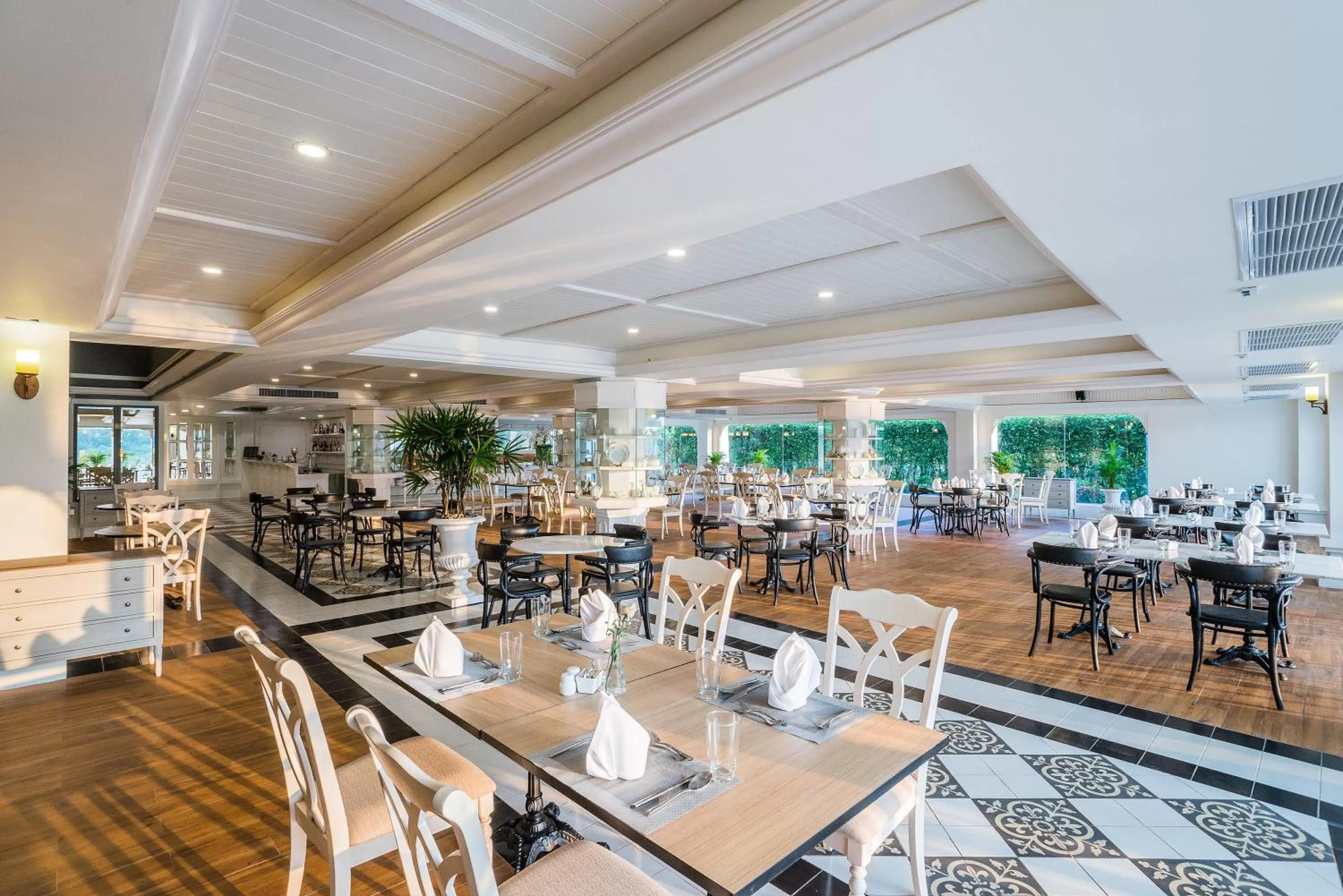 Restaurant/places to eat in Kalanan Riverside Resort