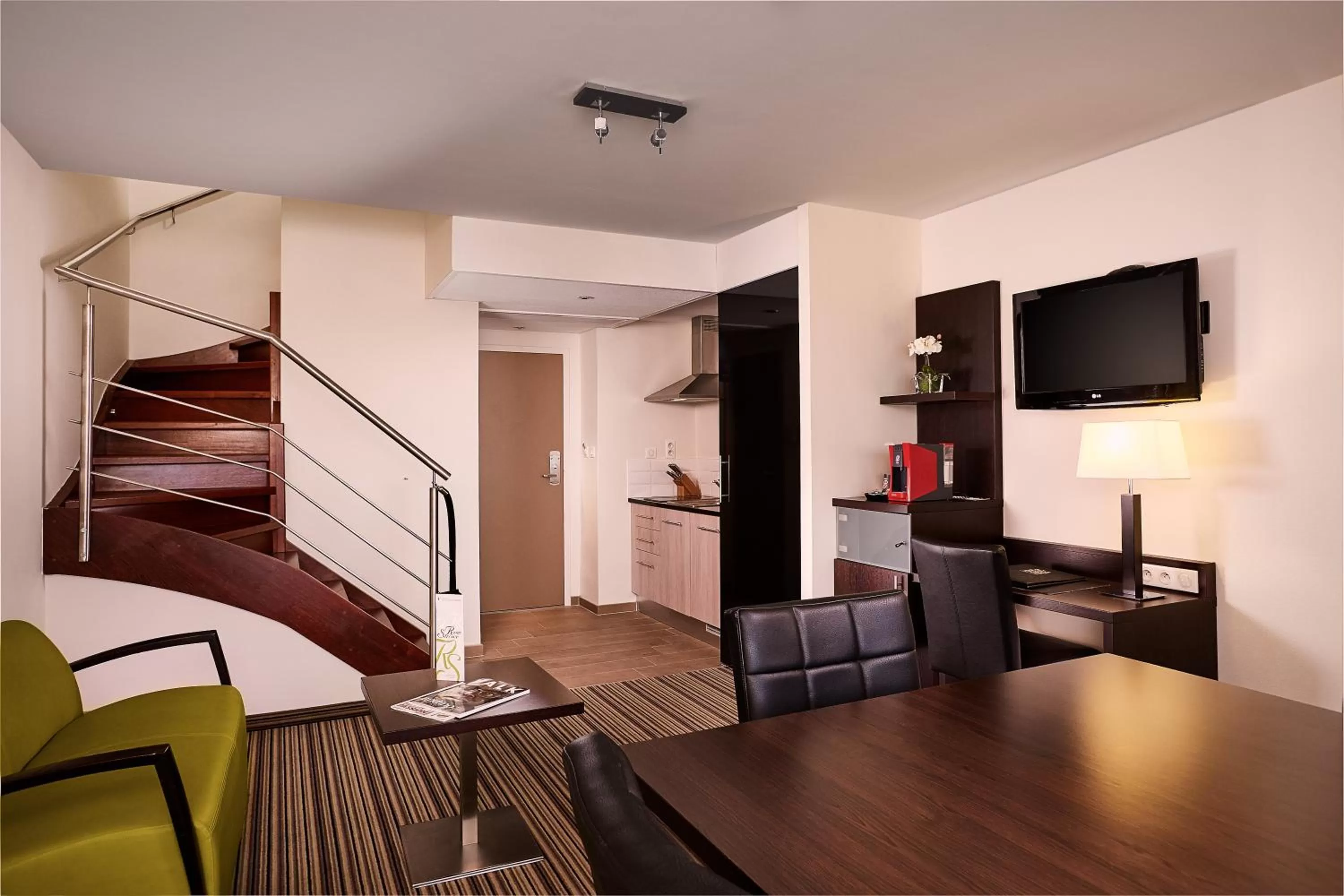 Seating area in Hotel Charleroi Airport - Van Der Valk