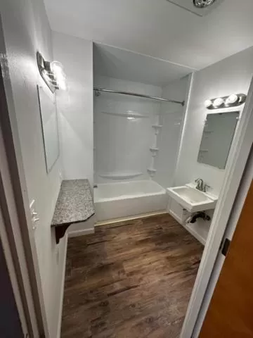 Bathroom in Myrtle Lane Inn