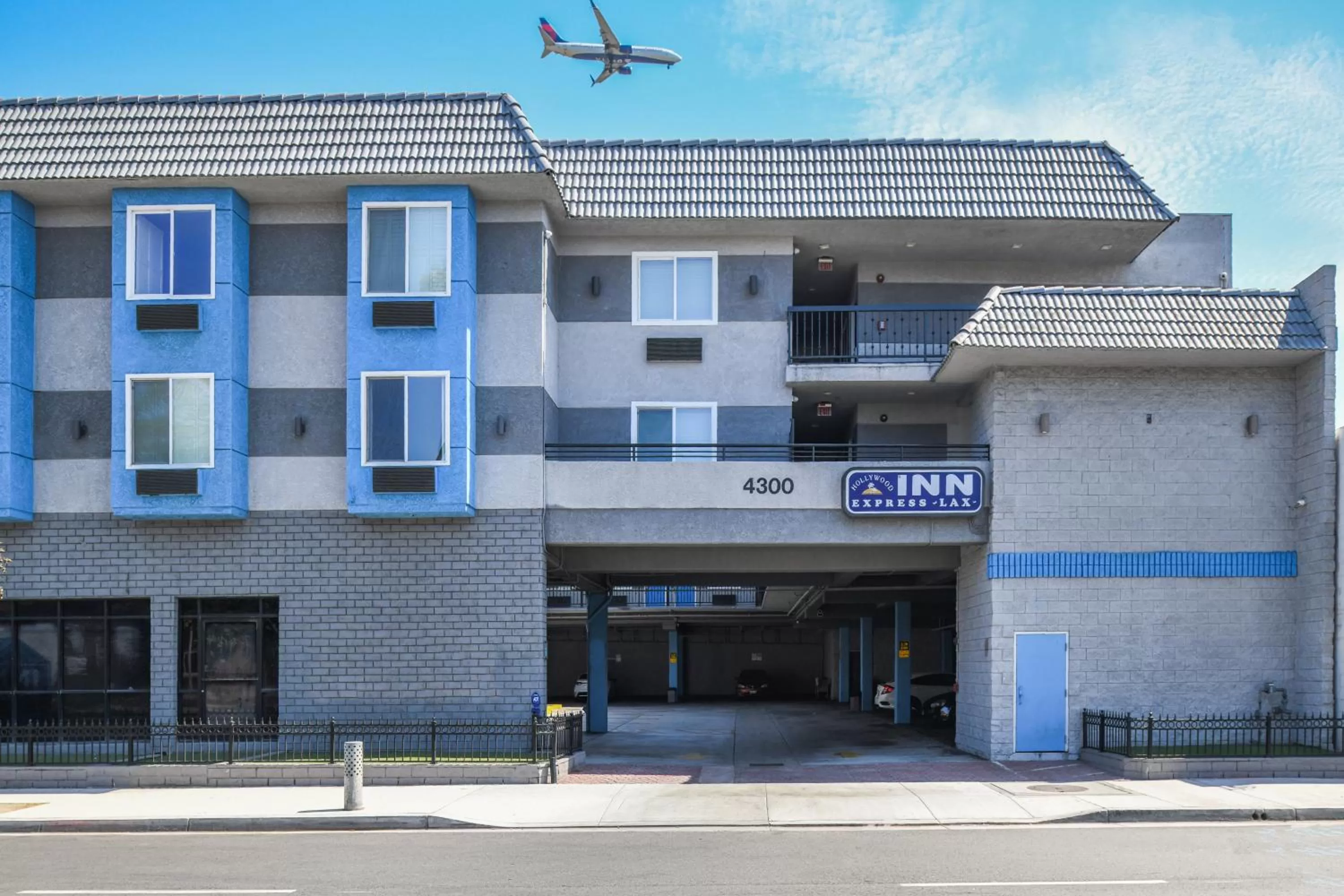 Property building in Hollywood Inn Express LAX