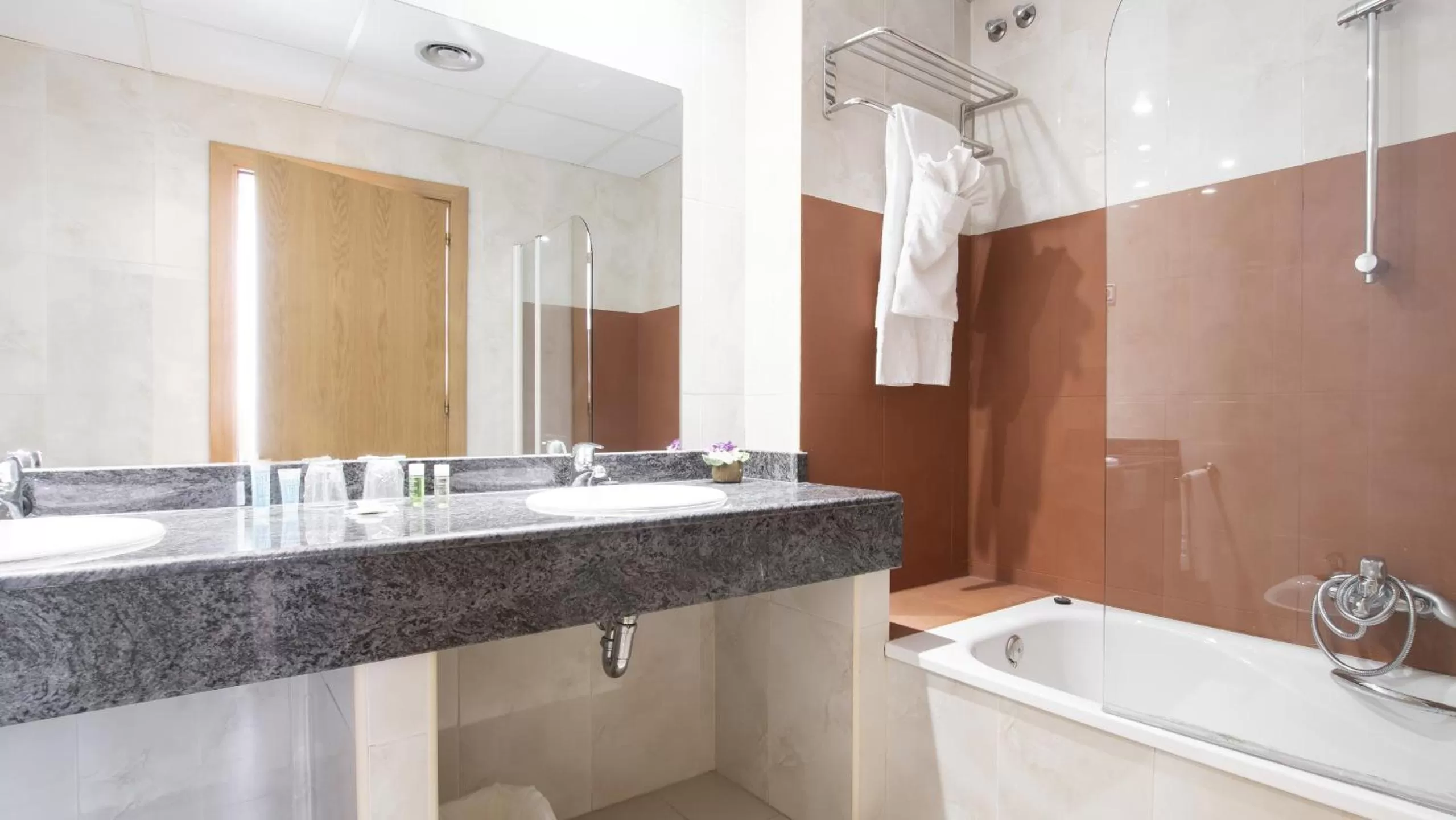 Toilet in Hotel Isabel de Segura