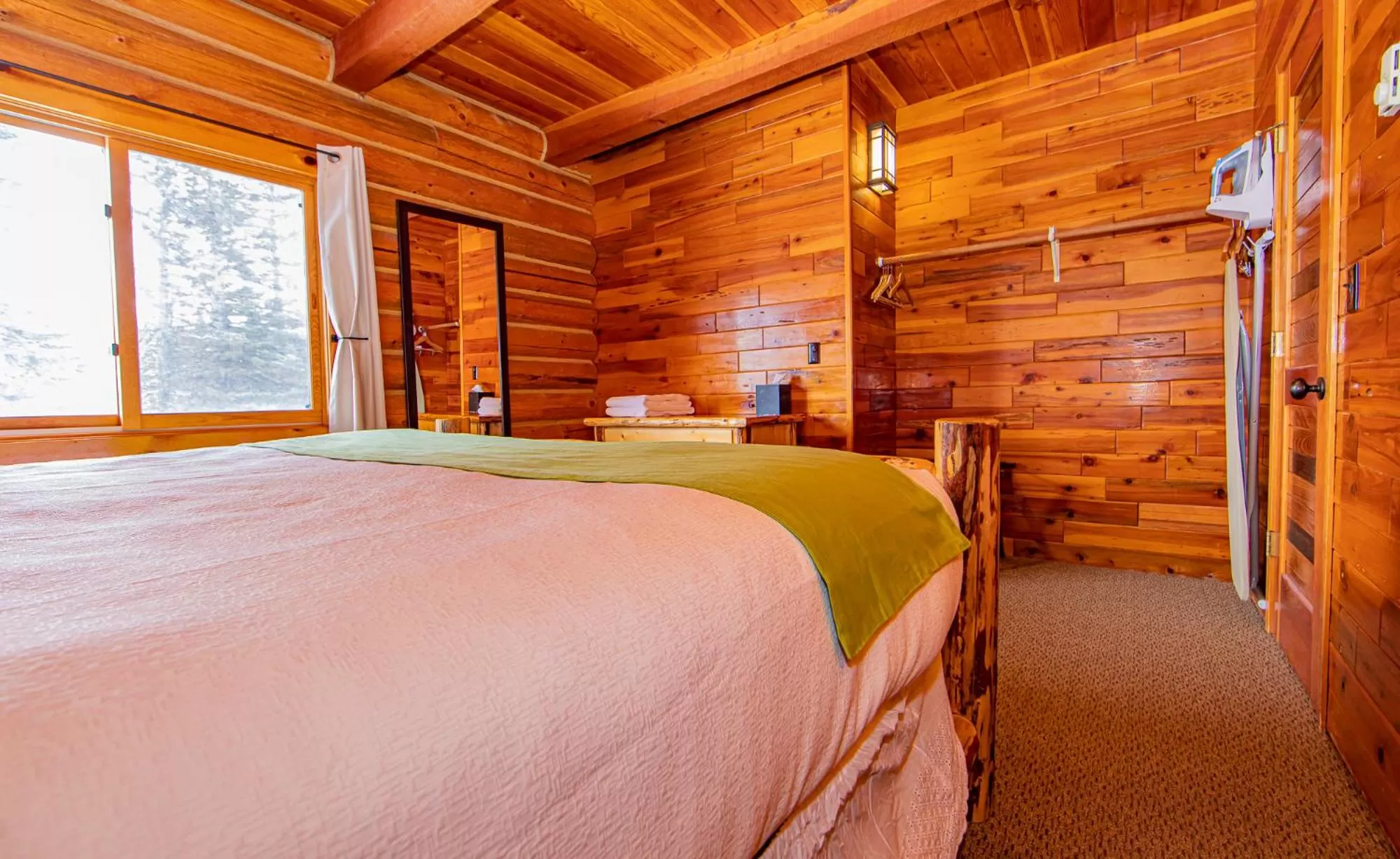 Bed in Cooper Spur Mountain Resort