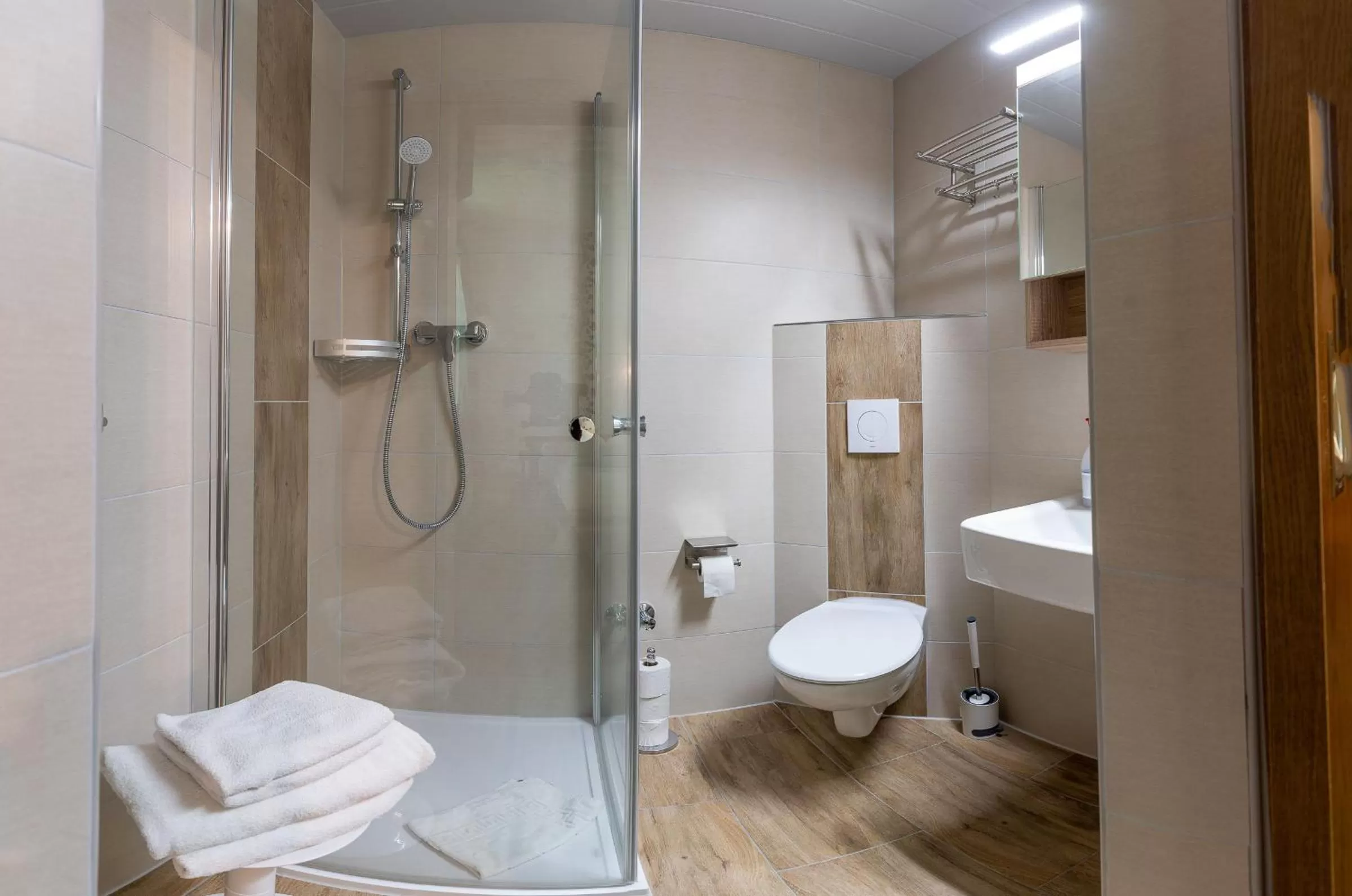 Bathroom in Waldgaststätte Sennhütte