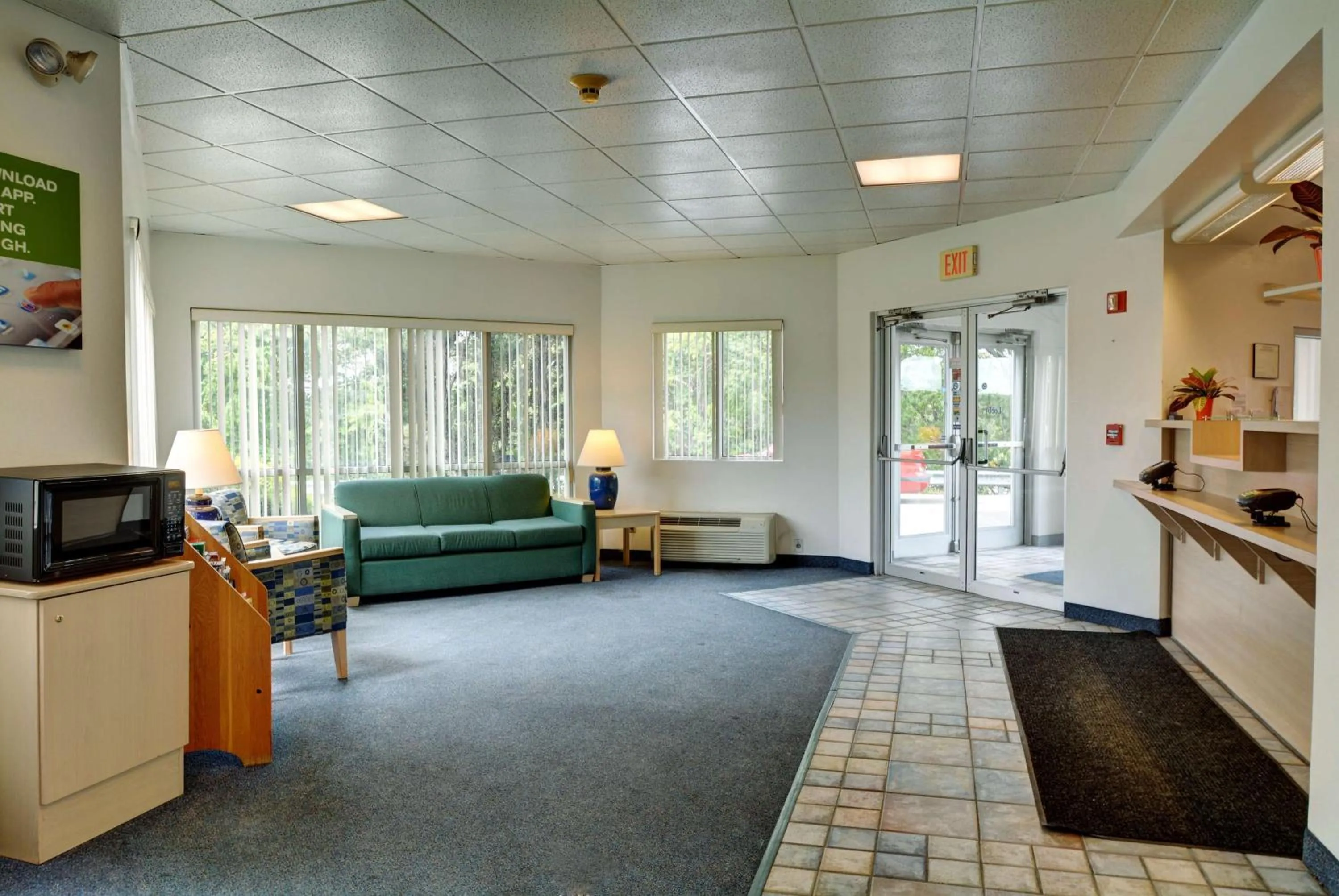 Lobby or reception in Motel 6-Warwick, RI - Providence Airport - I-95