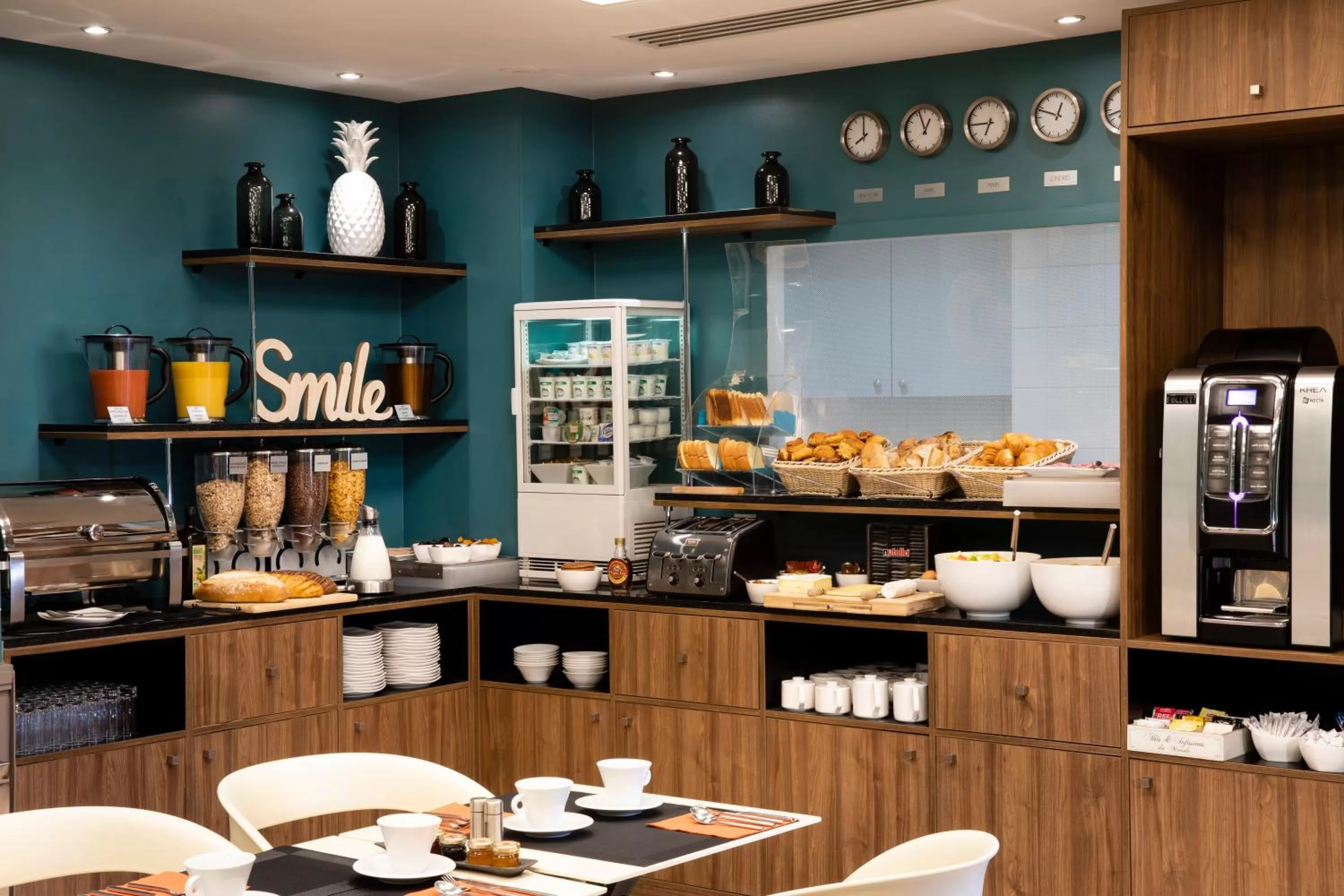 Breakfast in Paris Bastille