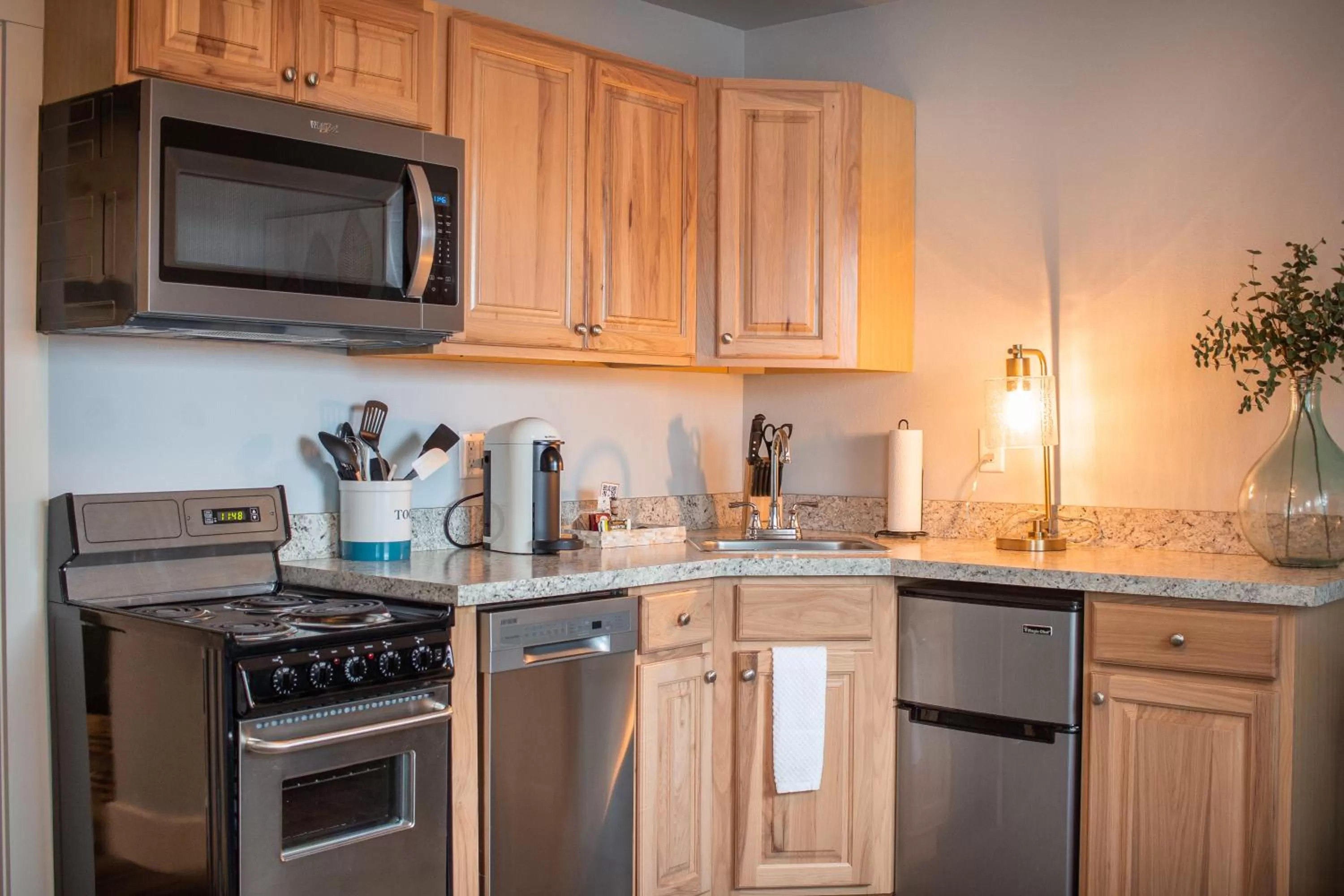 kitchen, Kitchen/Kitchenette in Douglas On Third