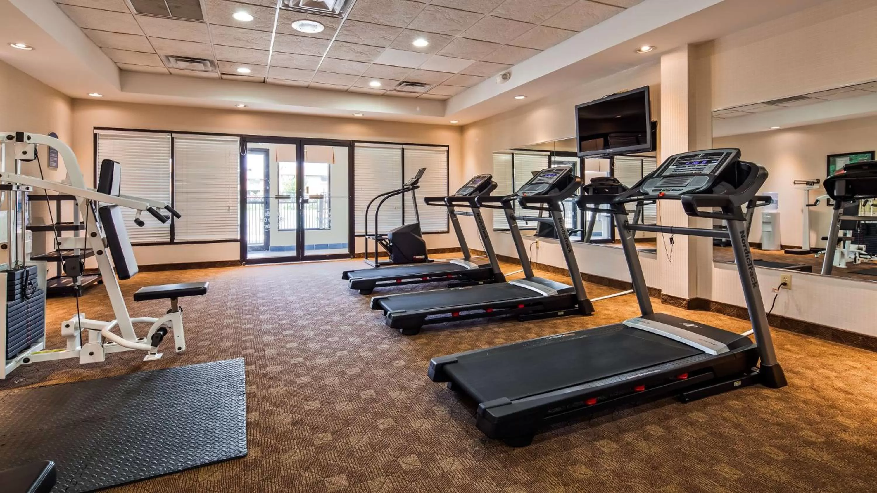 Fitness centre/facilities in Best Western Galleria Inn & Suites