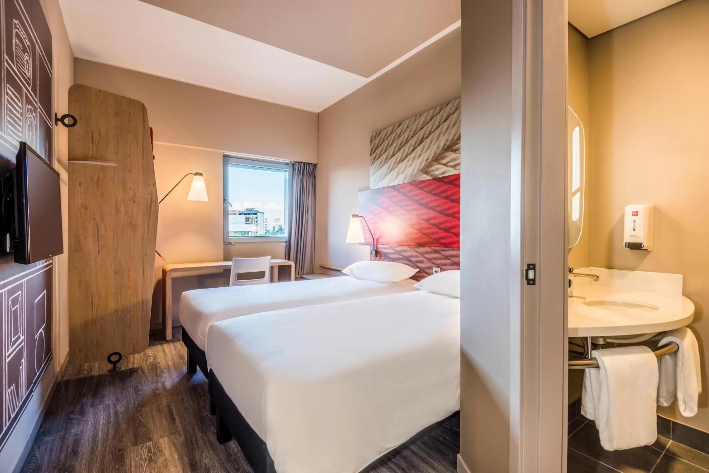 Bed in Hotel Ibis Cali Granada