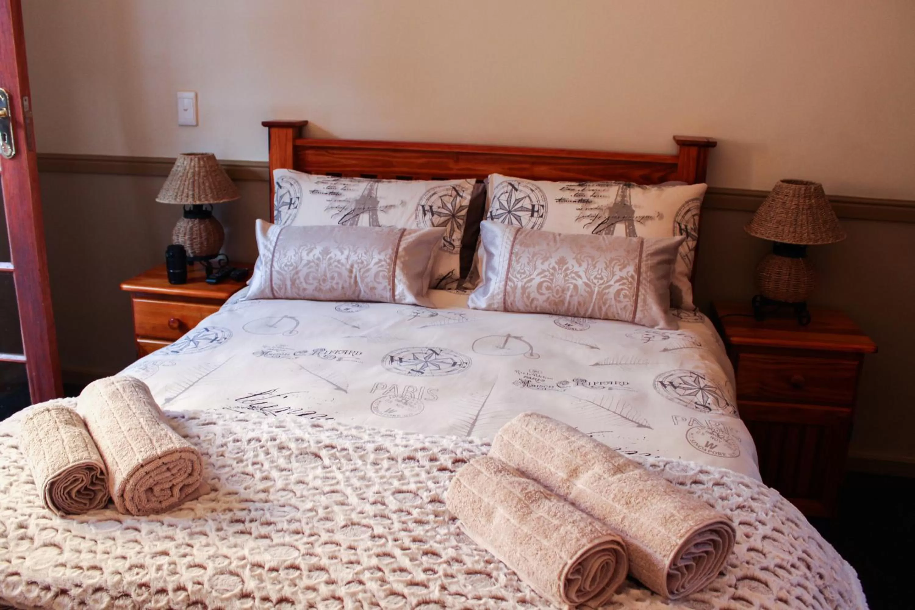 Bedroom, Bed in Victoria Heights B&B