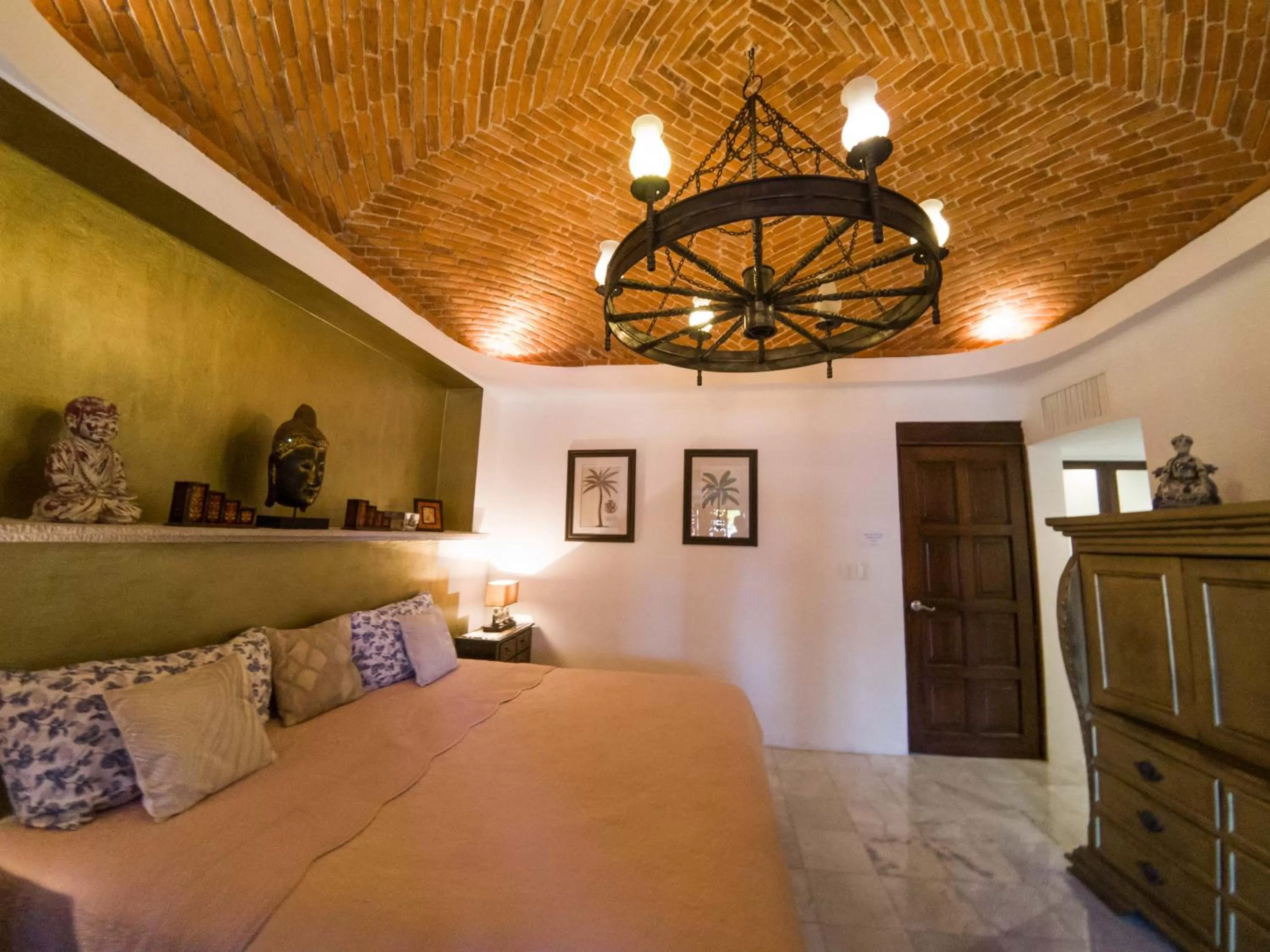 Photo of the whole room, Bed in La Villa du Golf à Cancun Hotel Boutique