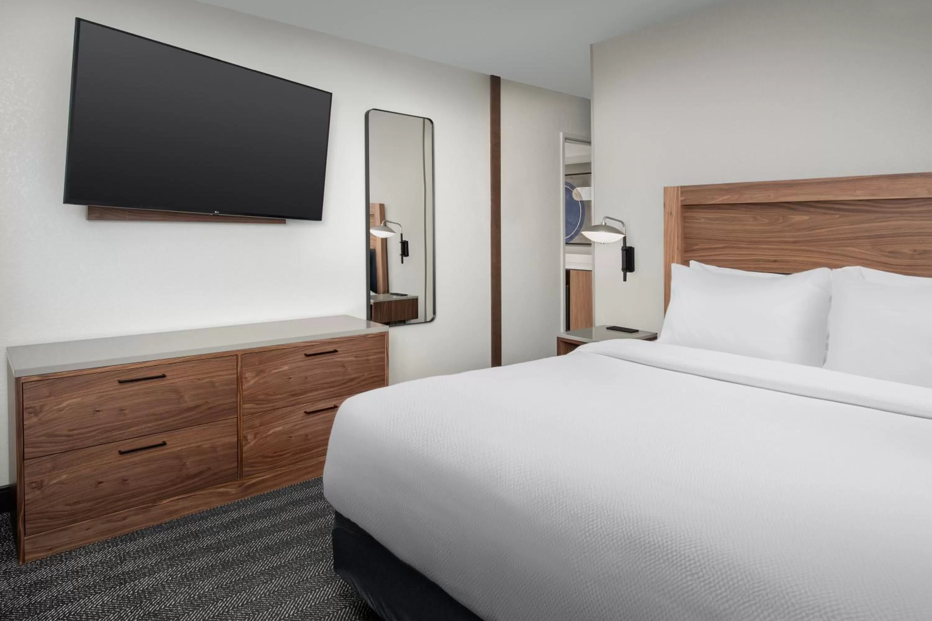 Bedroom, Bed in Courtyard by Marriott Dayton Beavercreek