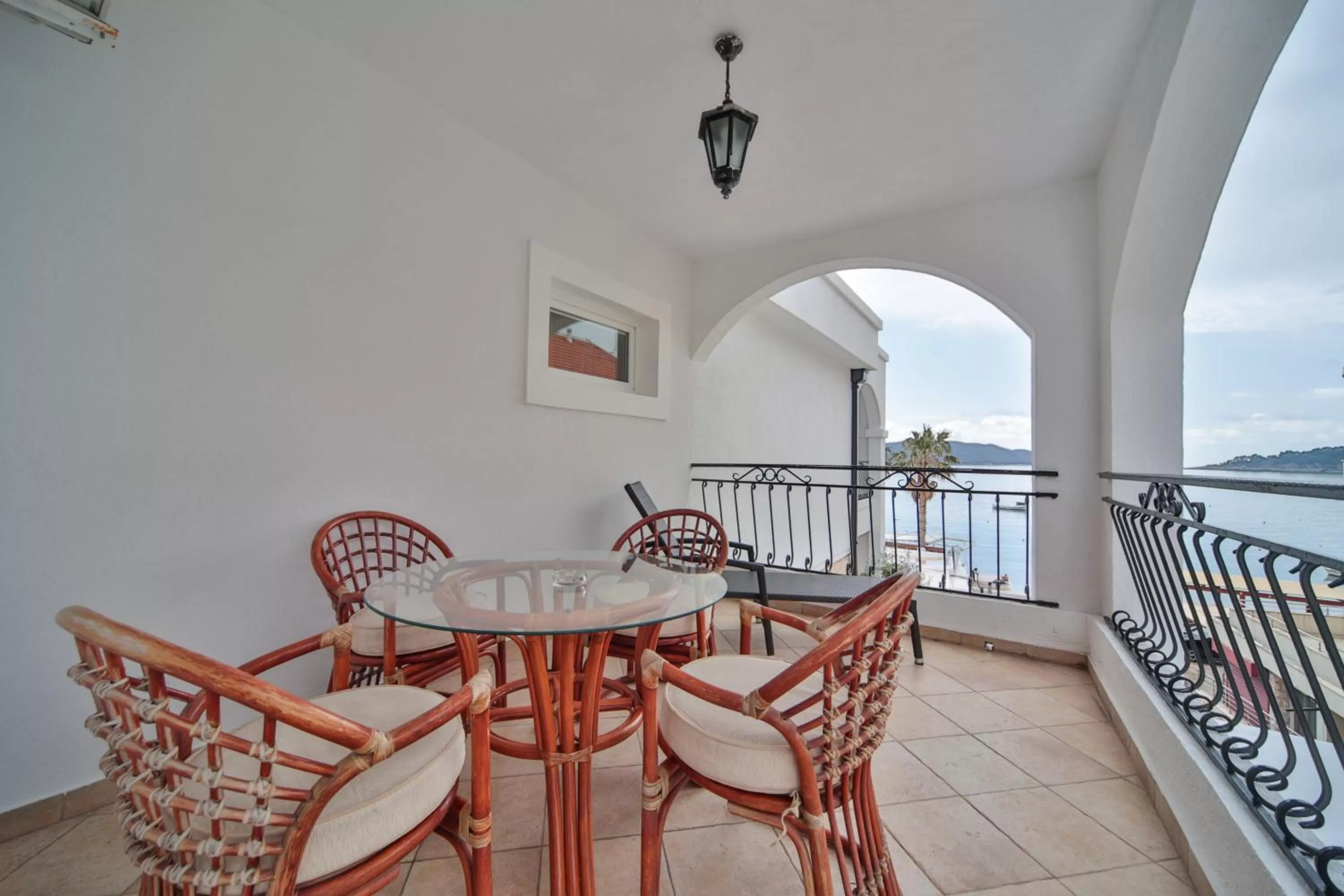 Superior Triple Room with Terrace and Sea View (30) in Mali Hotel Porat