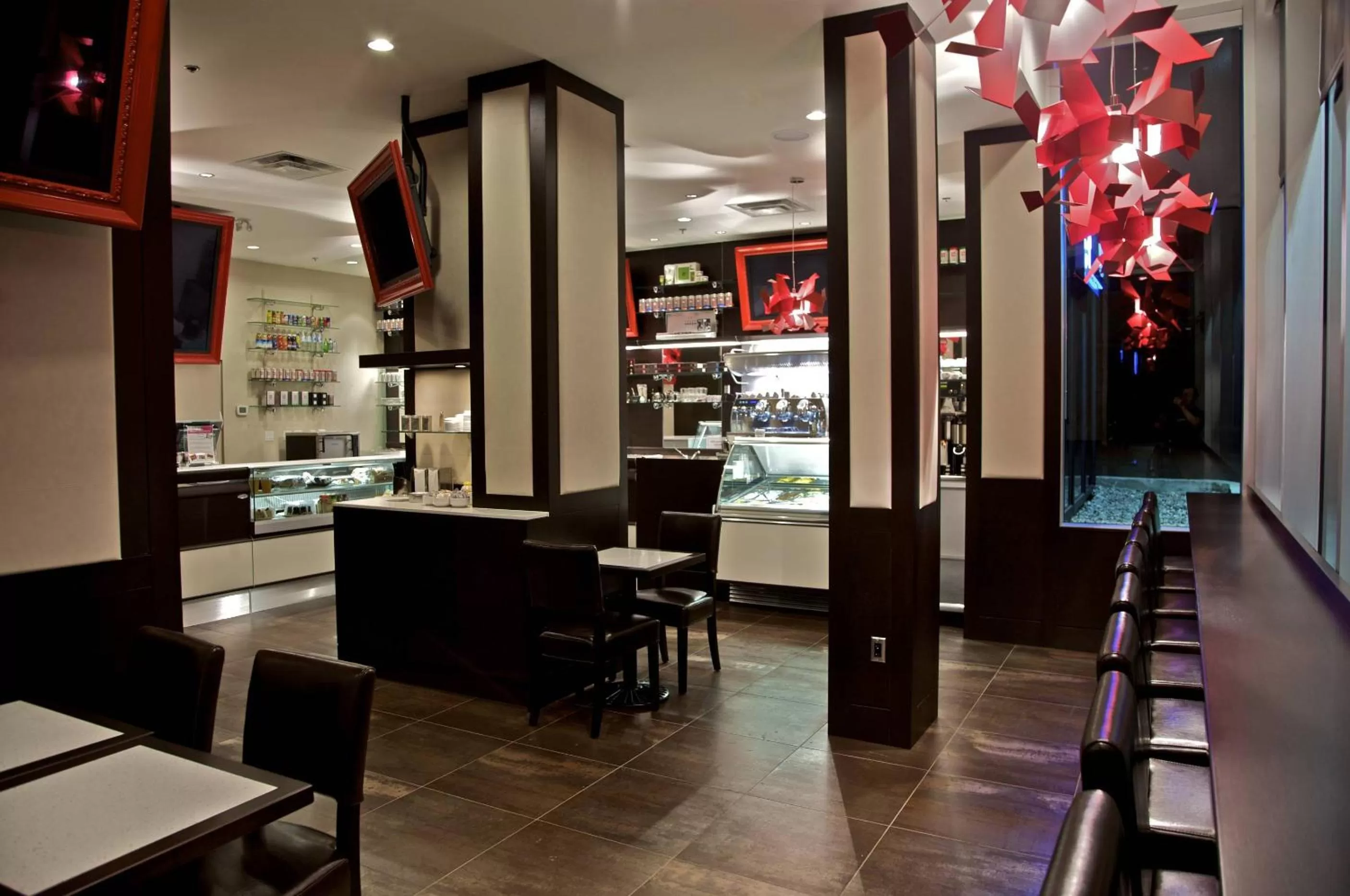 Restaurant/places to eat in Century Plaza Hotel