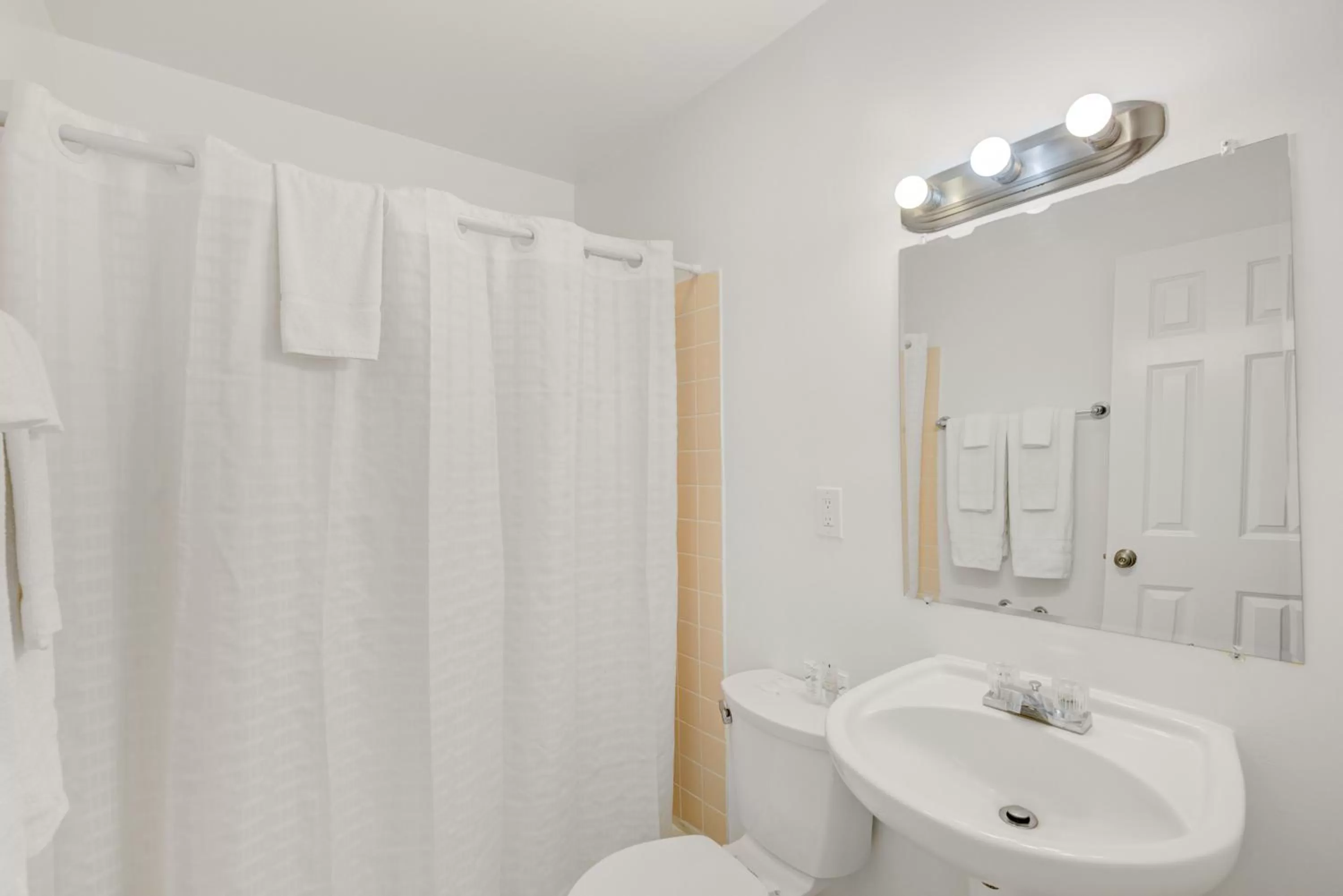 Standard Queen Room in BeachWalk at Sea Bright