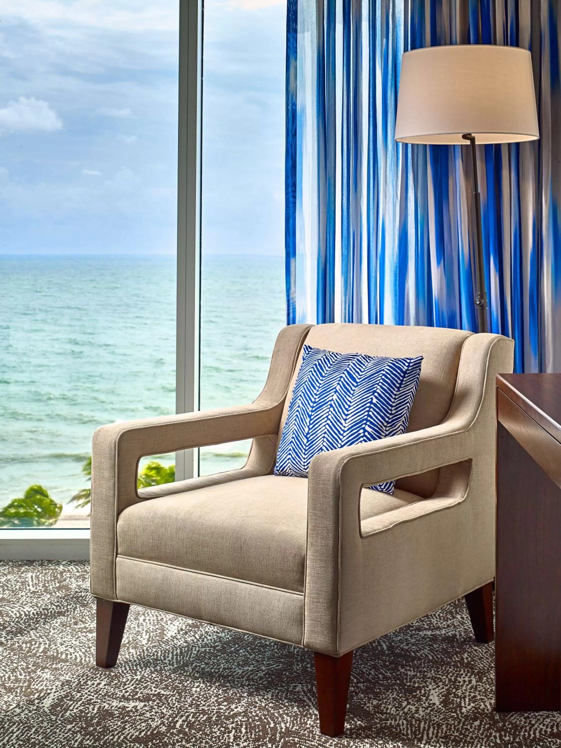 Photo of the whole room in Sonesta Fort Lauderdale Beach