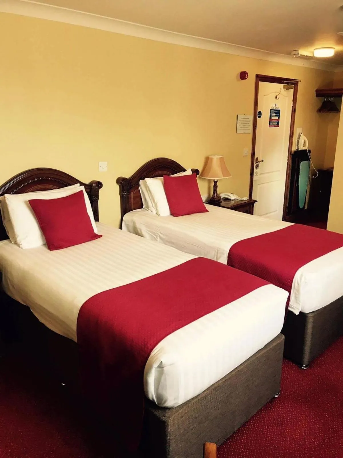 Photo of the whole room, Bed in Slaters Country Inn